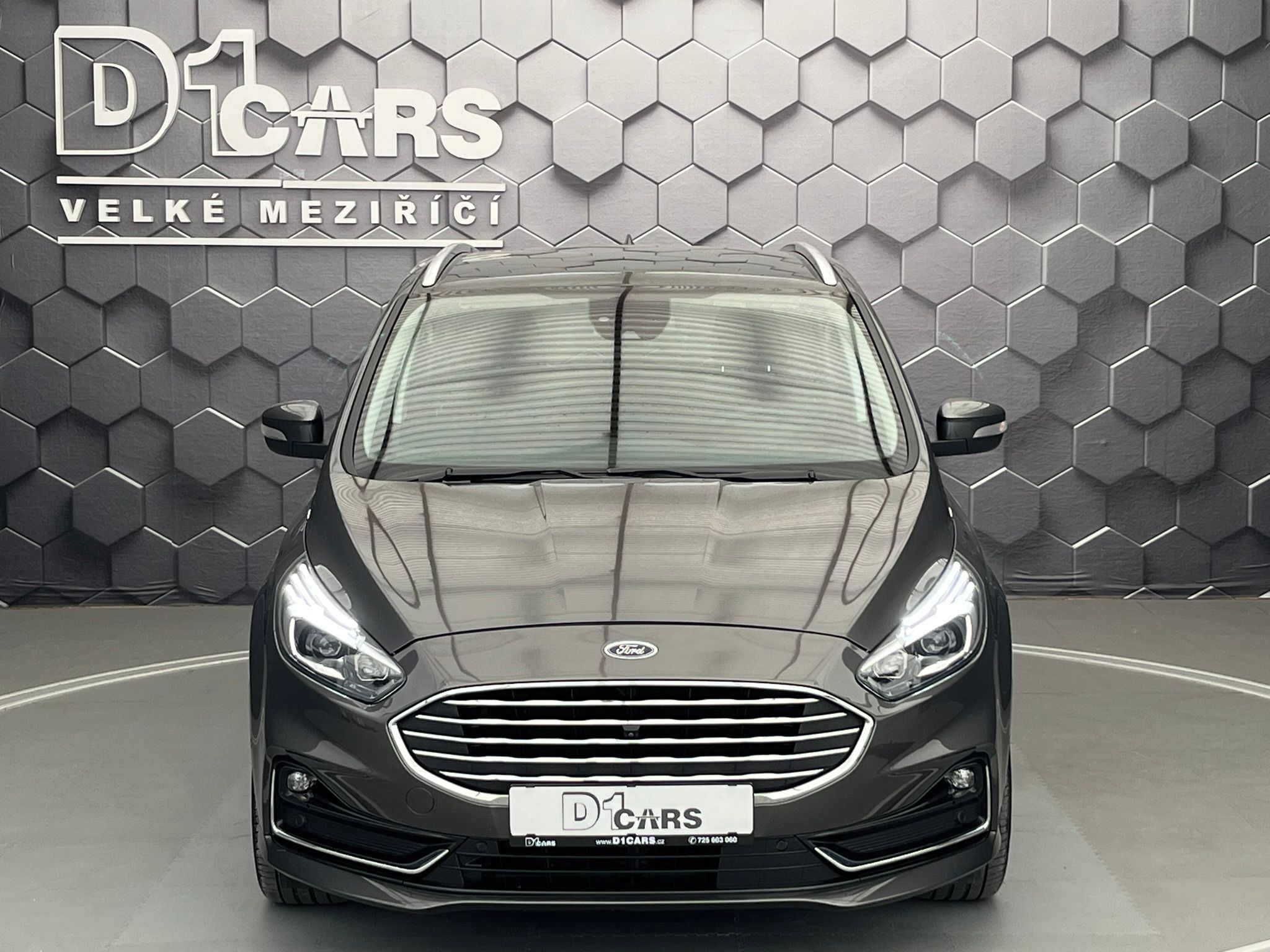 Ford S-MAX, 2,5 HEV Titanium 7 míst - fotka 6