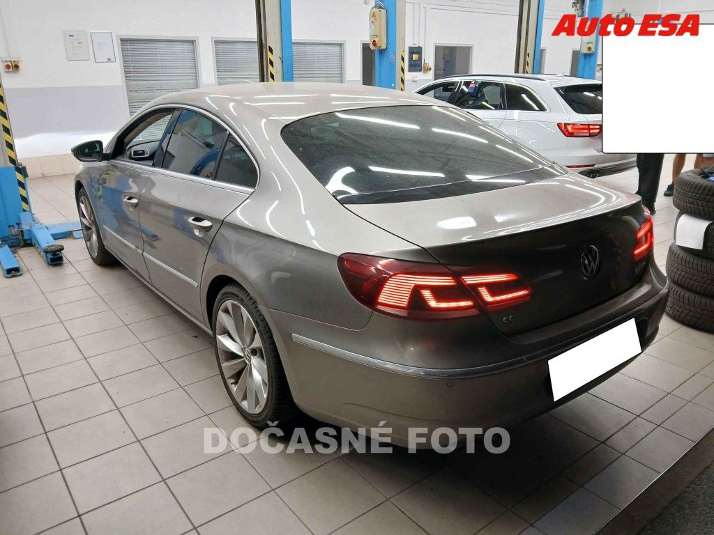 Volkswagen Passat CC, 2.0 TDi,1.maj,ČR - fotka 2