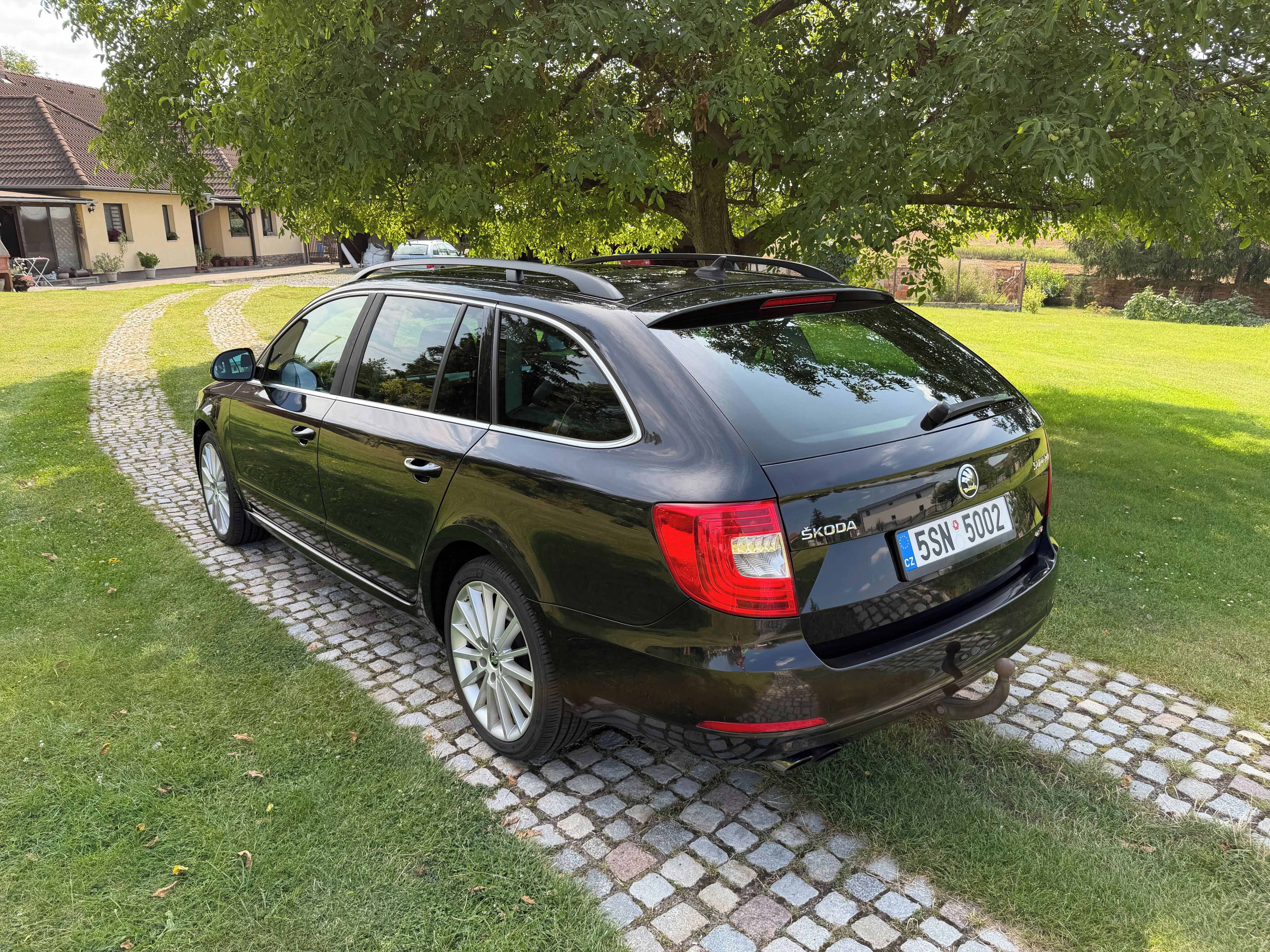 Škoda Superb, 2.0 TDI, DSG, 4x4, panorama - fotka 4