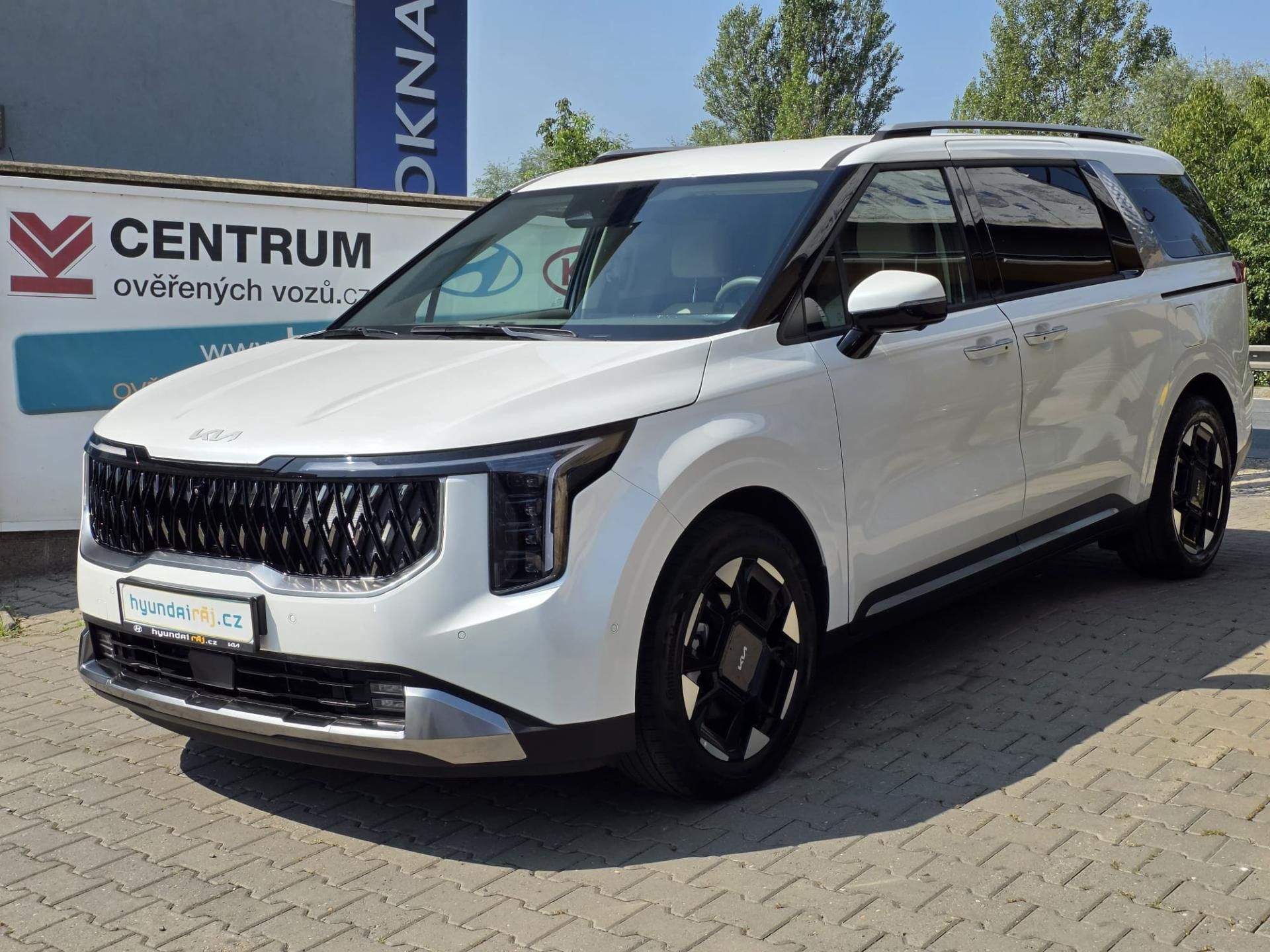 Kia Carnival, 1.6-HEV-AUTOMAT-6+3MÍSTA - fotka 4
