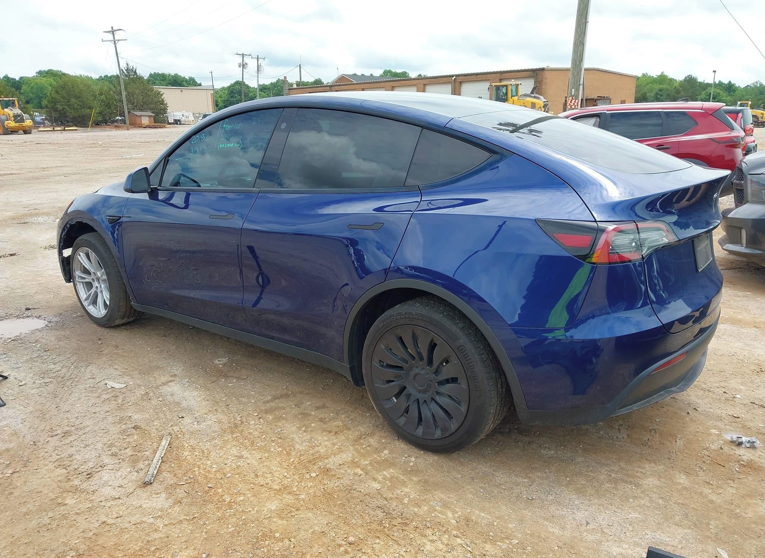Tesla Model 3, Auto na cestě - fotka 4
