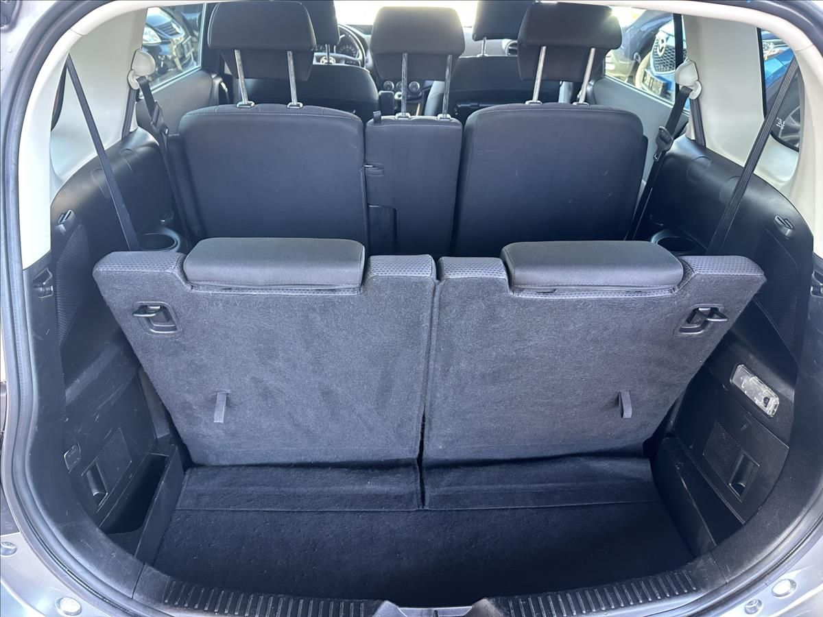 Mazda 5, 2,0 7.míst TAŽNÉ - fotka 6