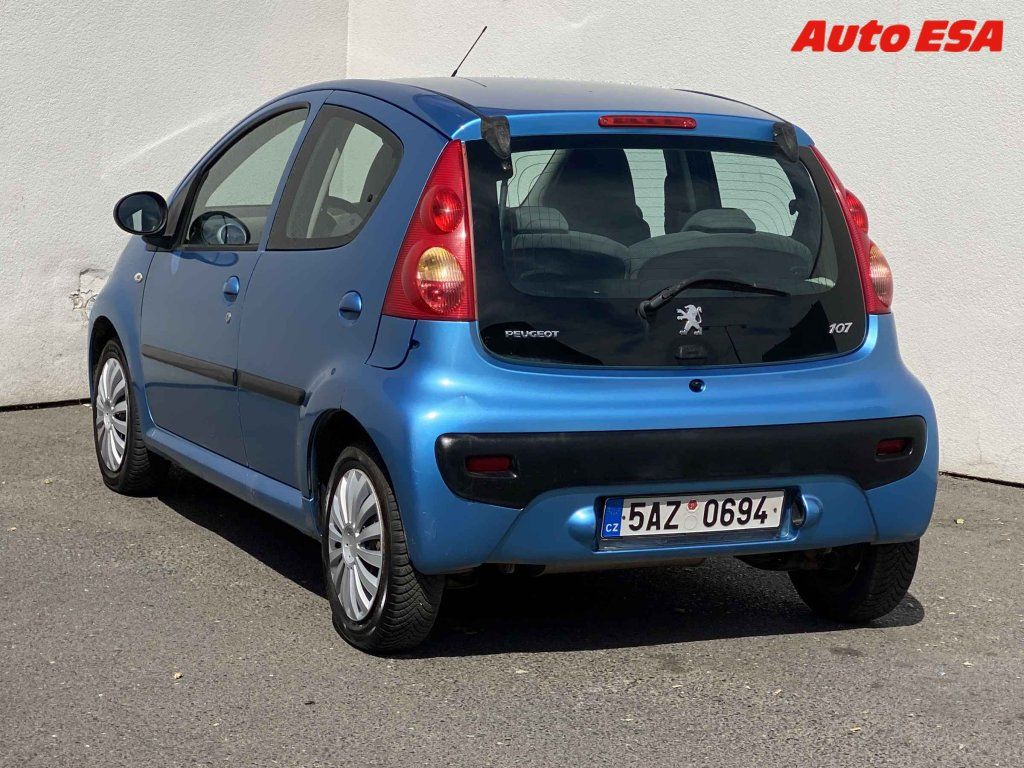 Peugeot 107, 1.0i,ČR - fotka 6