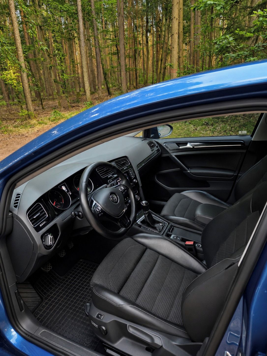 Volkswagen Golf, Golf VII 1.9 - servisováno - fotka 5