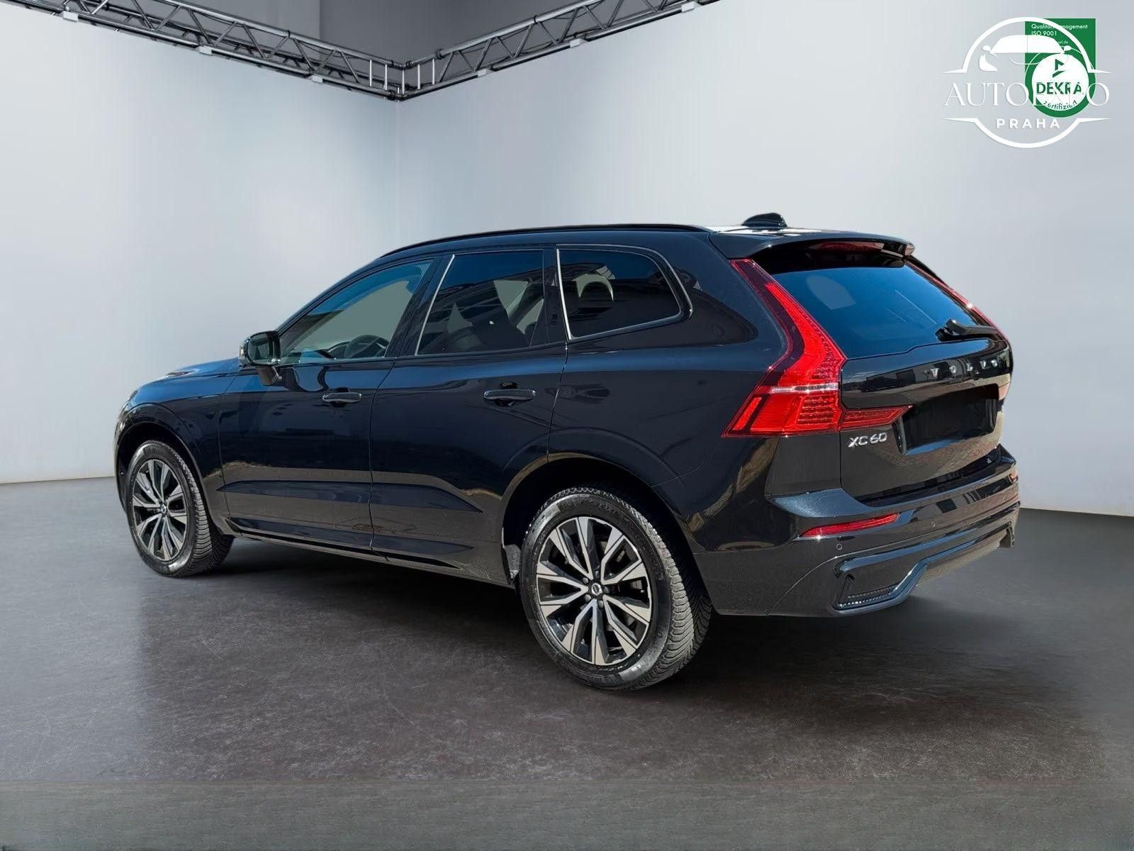 Volvo XC60, Plus Dark AWD*LED*TAŽNÉ*KŮŽE - fotka 4