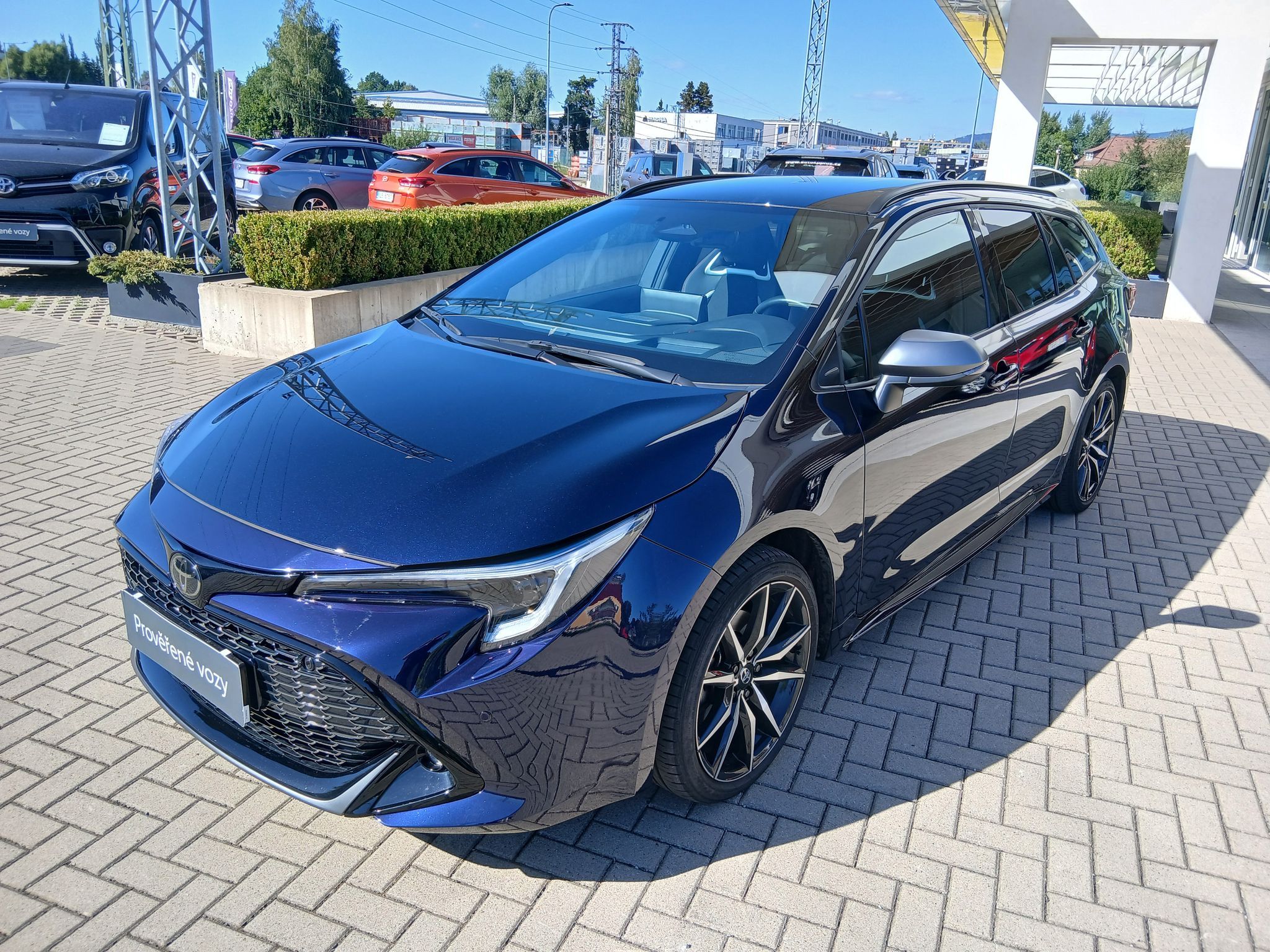Toyota Corolla, 2.0 HEV GR Sport Dynamic JBL - fotka 2
