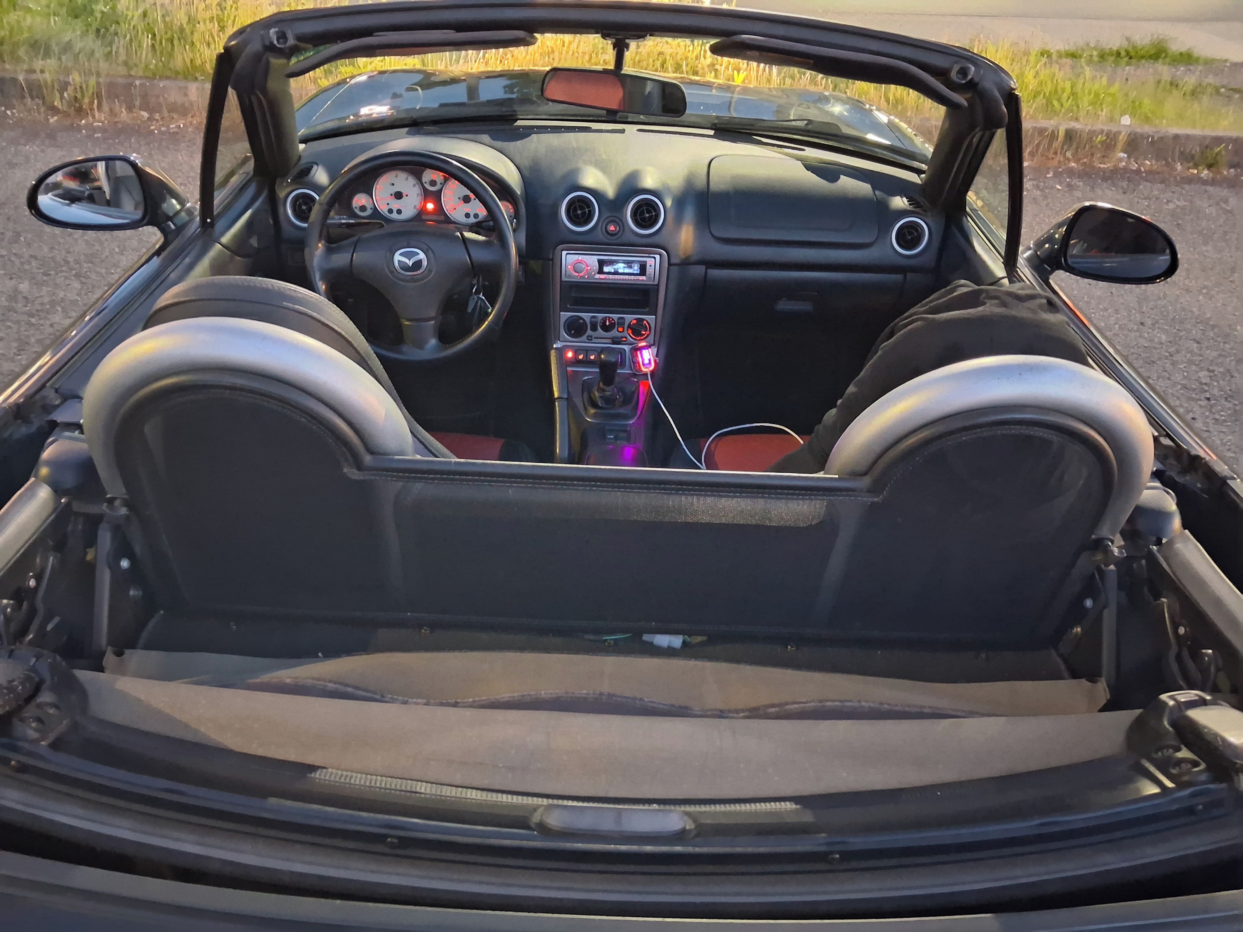 Mazda MX-5 - fotka 2