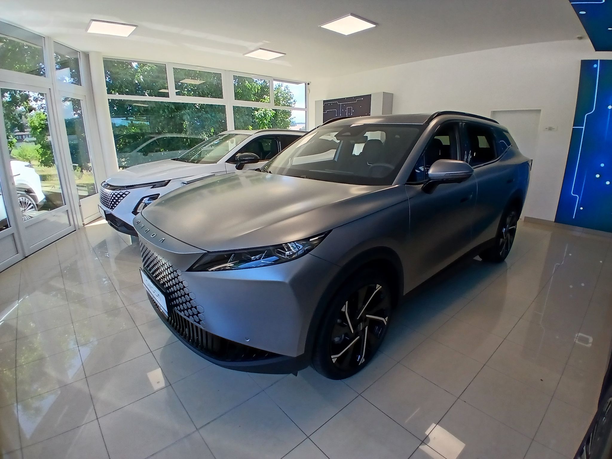 Omoda 7, Luxury