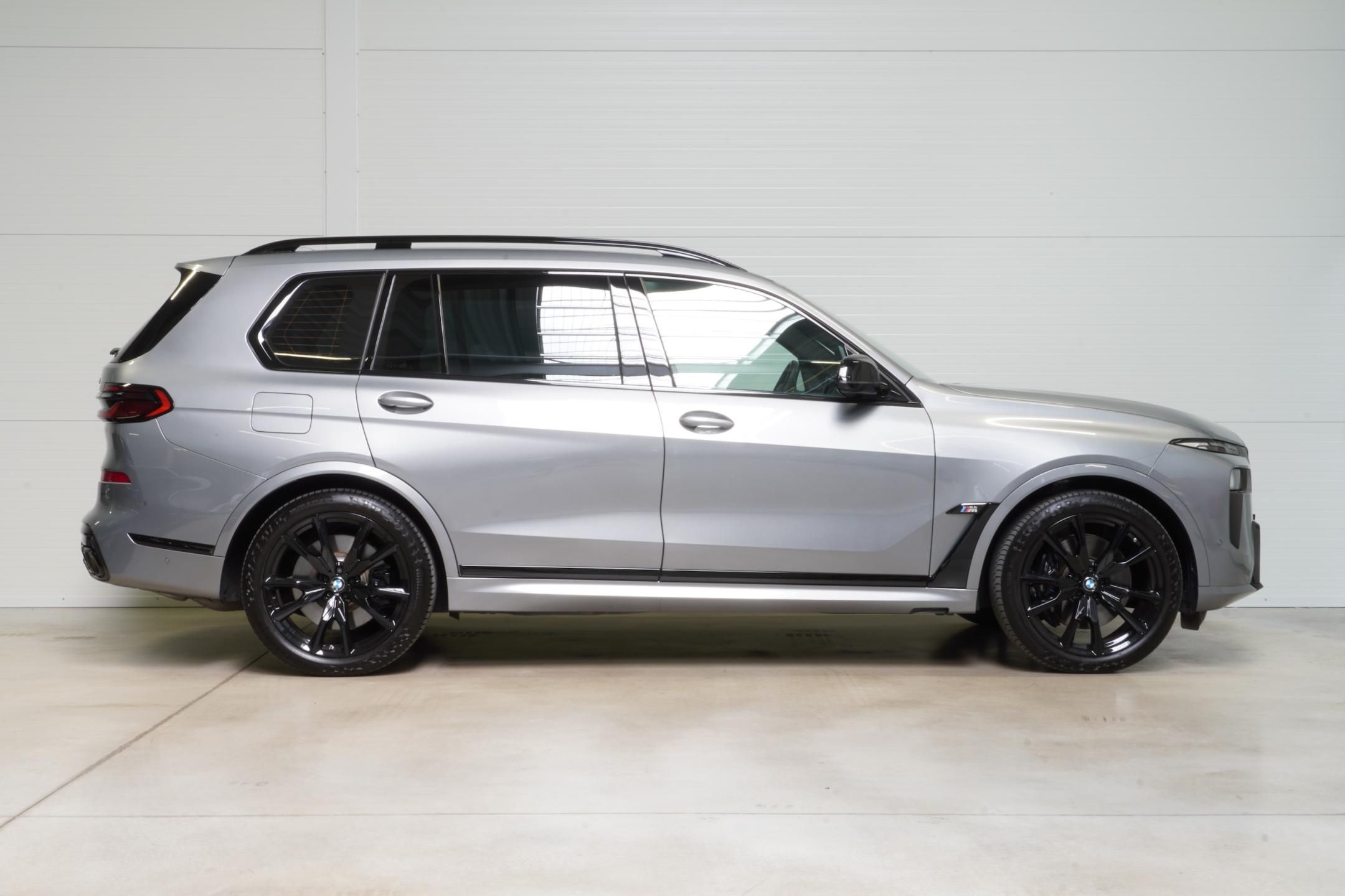 BMW X7, M60i,Xdrive,ČR,DPH,25000KM - fotka 4