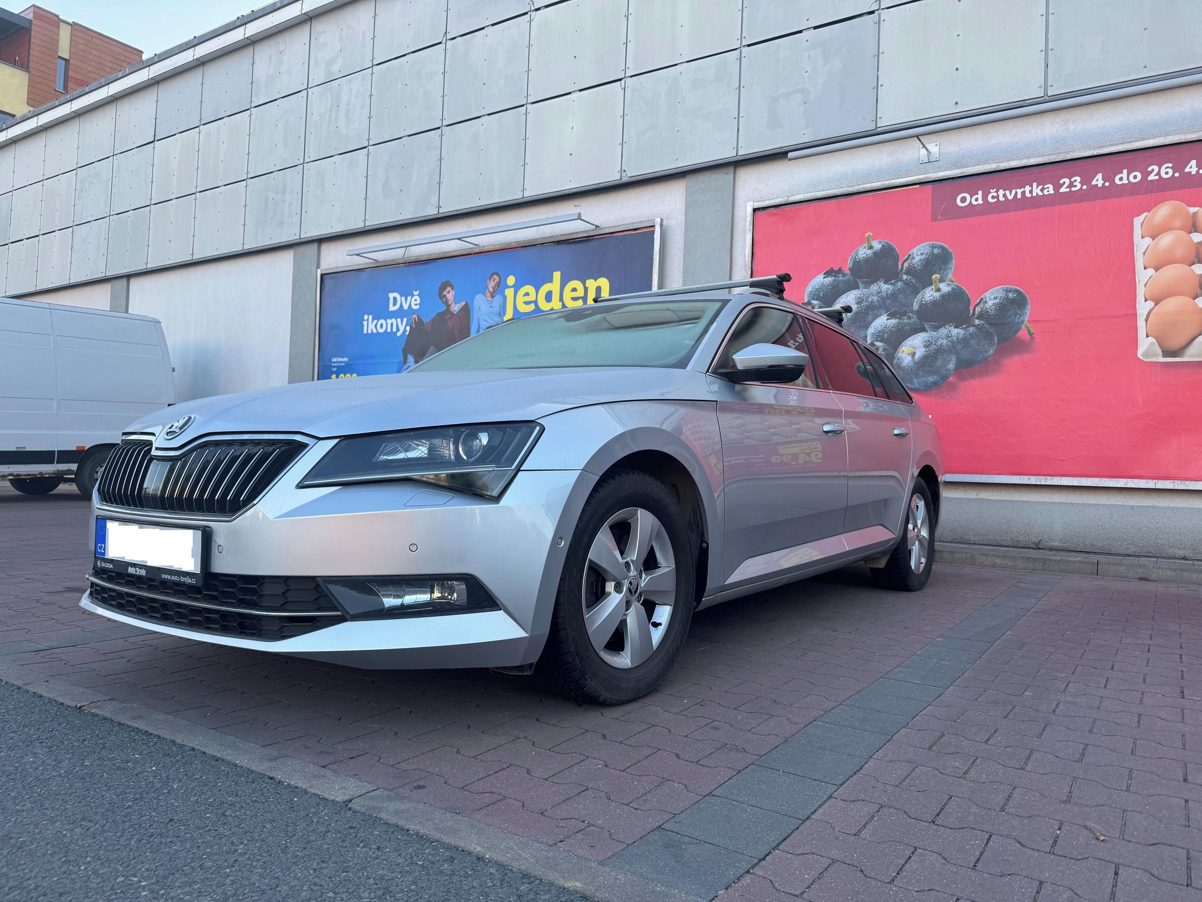 Škoda Superb, Škoda Superb Kombi 2.0 TDI - fotka 2