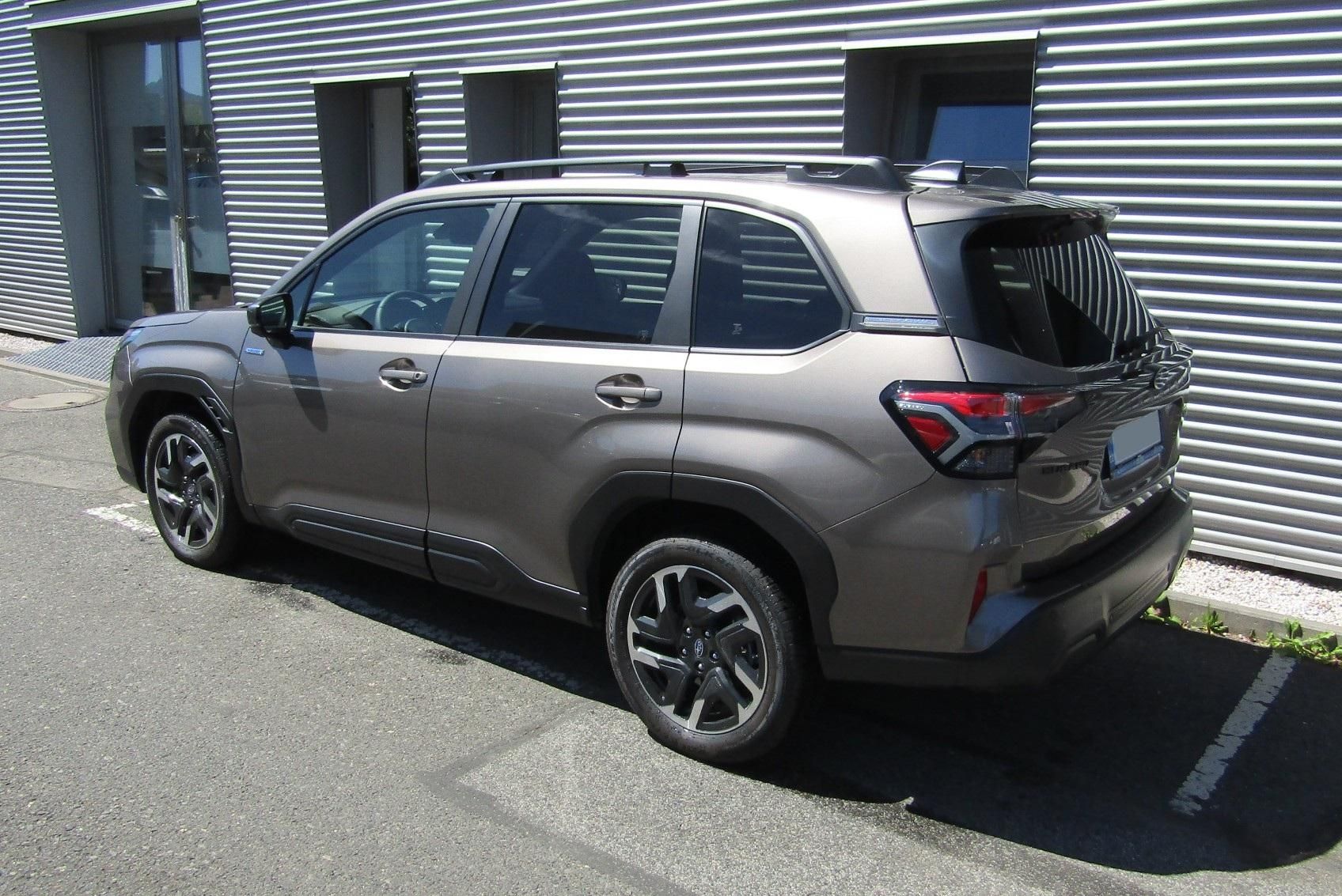 Subaru Forester, FORESTER 2,0i COM NAV po 1.maj - fotka 4