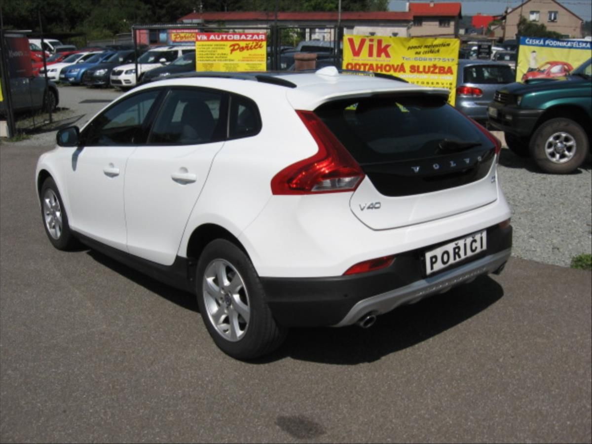 Volvo V40, 2,0   D Cross Country - fotka 5