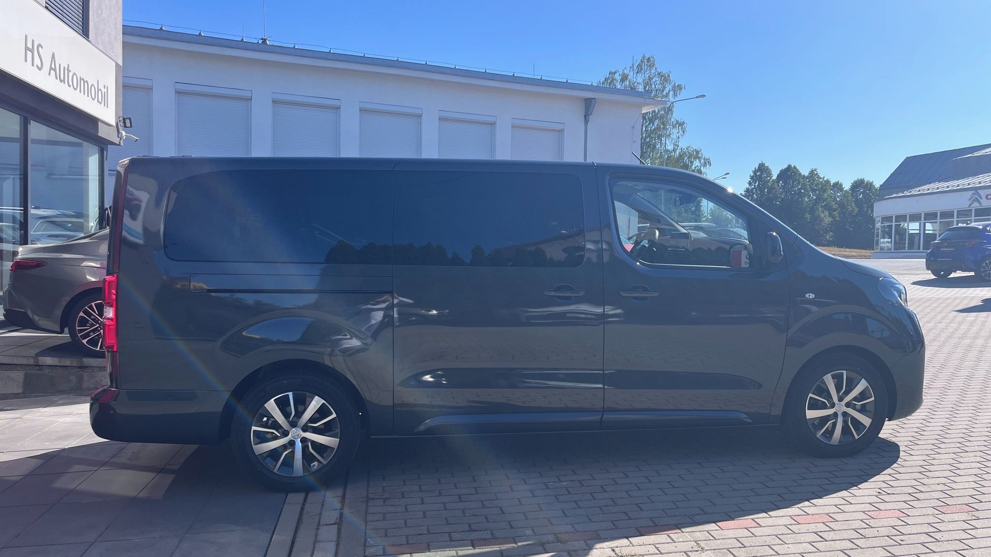 Toyota Proace Verso, L2 2,2D 180PS 8AT VIP - 7 MÍST - fotka 6
