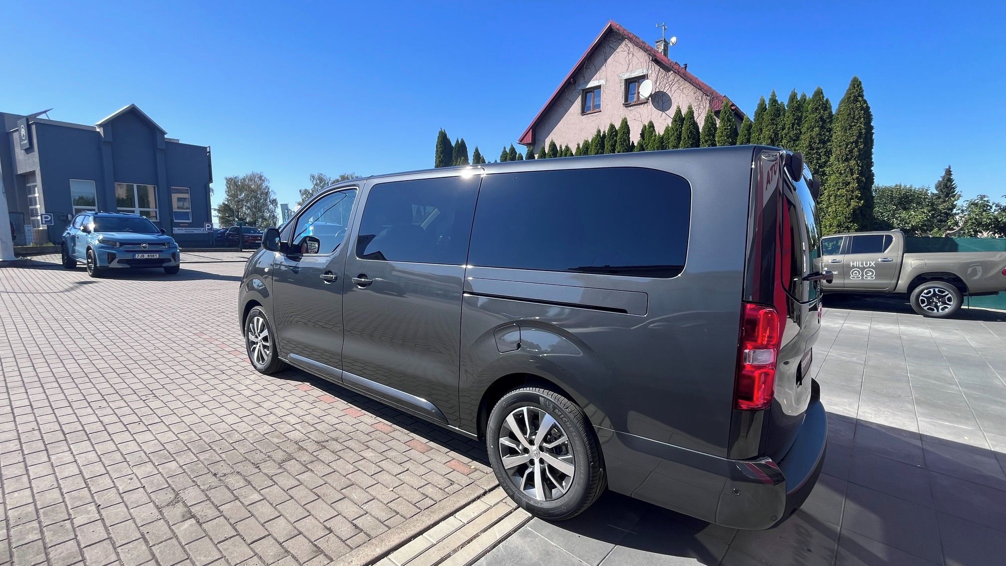 Toyota Proace Verso, L2 2,2D 180PS 8AT VIP - 7 MÍST - fotka 4
