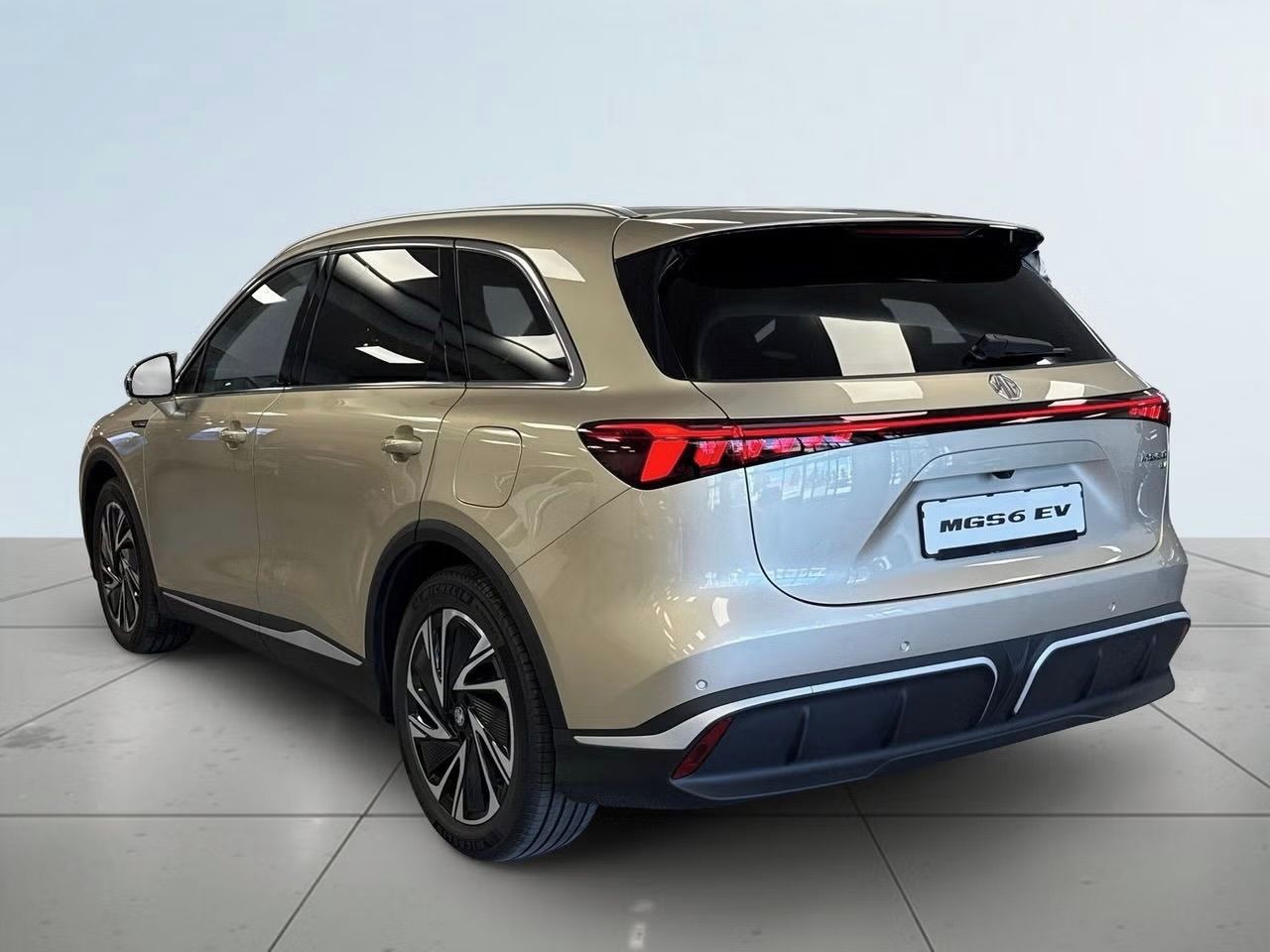 MG, S6 EV, Luxury AWD, TOP CENA - fotka 5