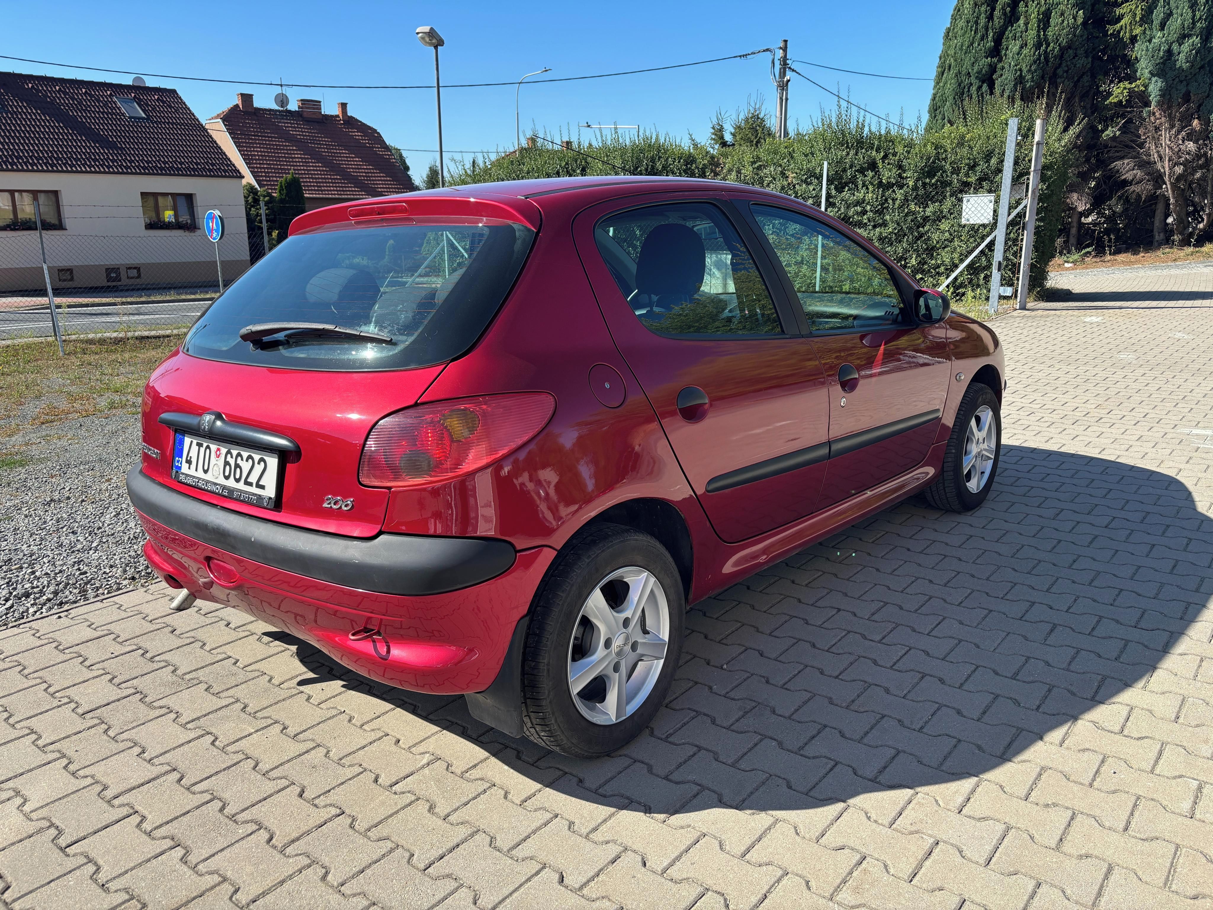 Peugeot 206, 1.4i nová STK, litá kola - fotka 4