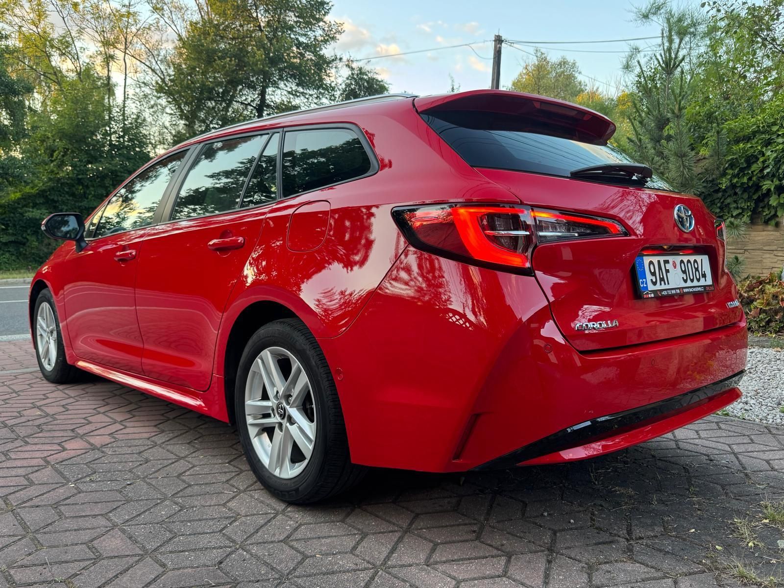 Toyota Corolla, 1.8E-Cvt Comf Sport 1.MAJ.DPH - fotka 4