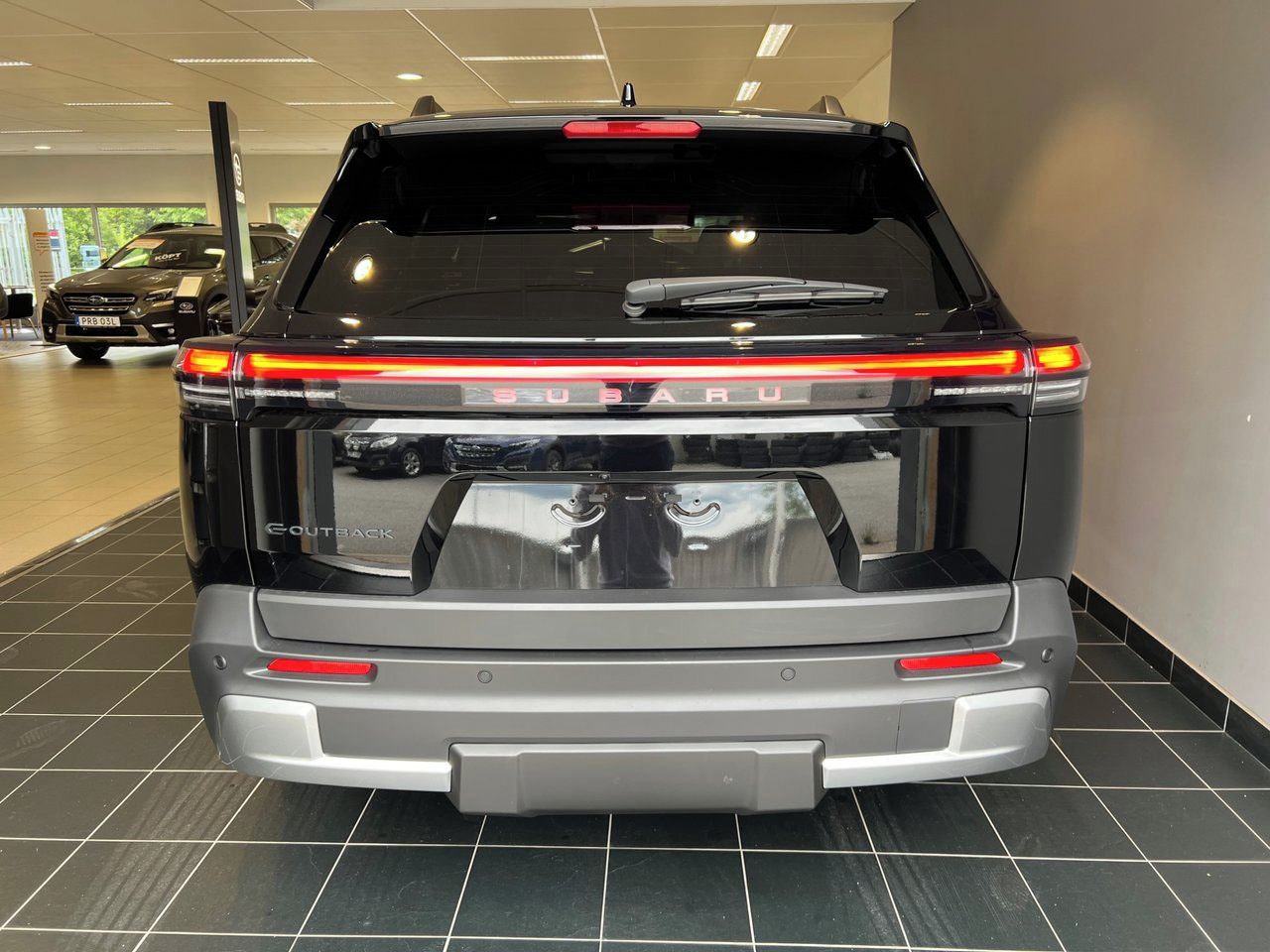 Subaru E-Outback, 74.7 kWh AWD Touring H/K Pano - fotka 5