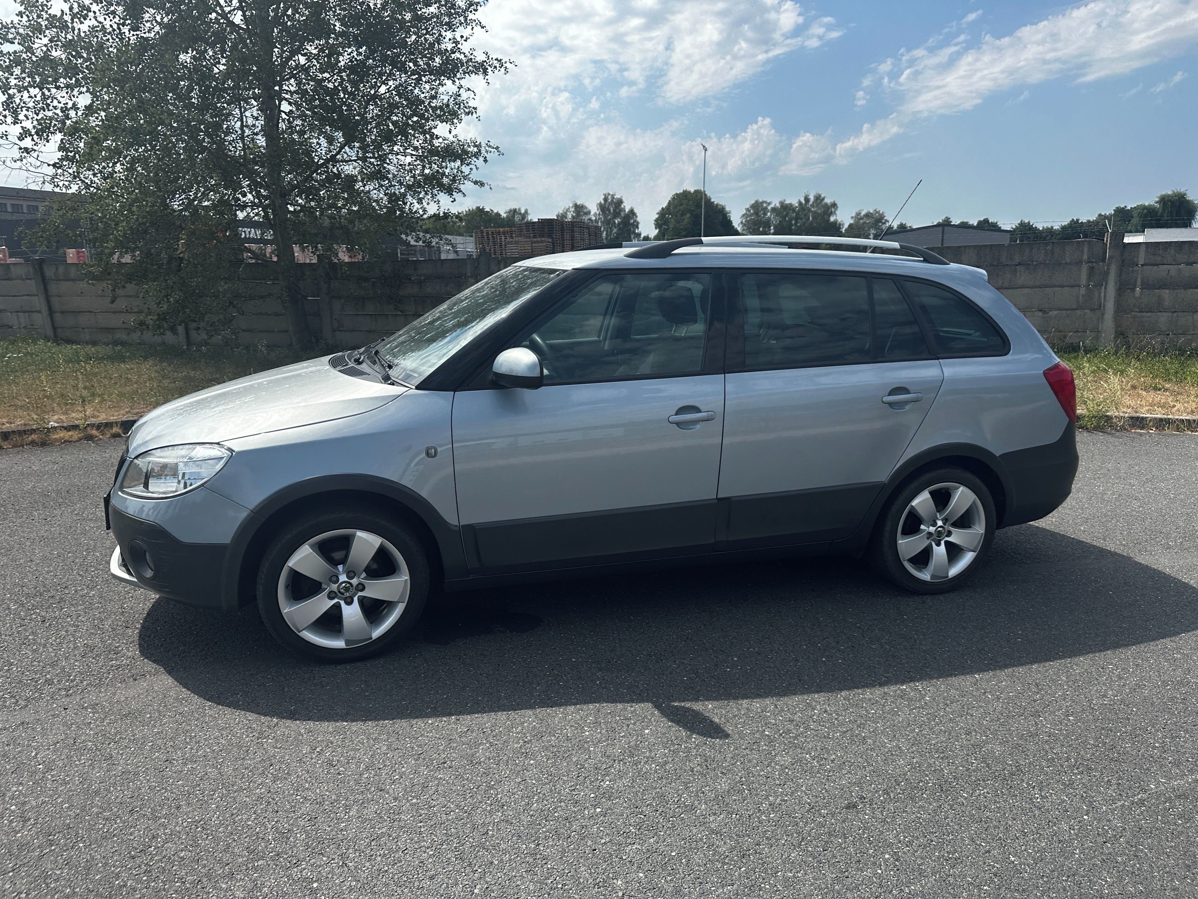 Škoda Fabia, Scout 1.4 16V - fotka 2