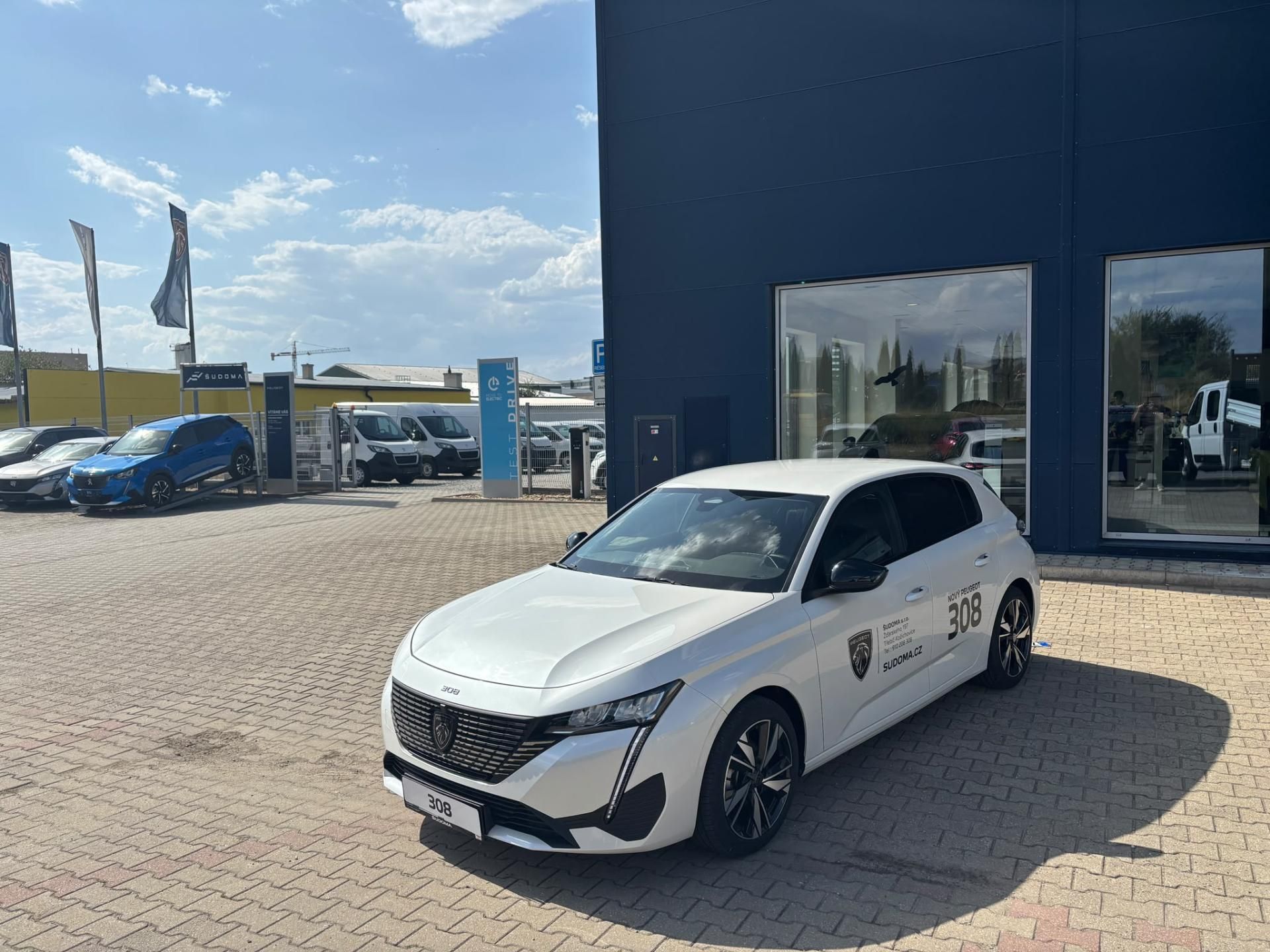 Peugeot 308, ALLURE 1.2 PureTech 130k MAN6 - fotka 3