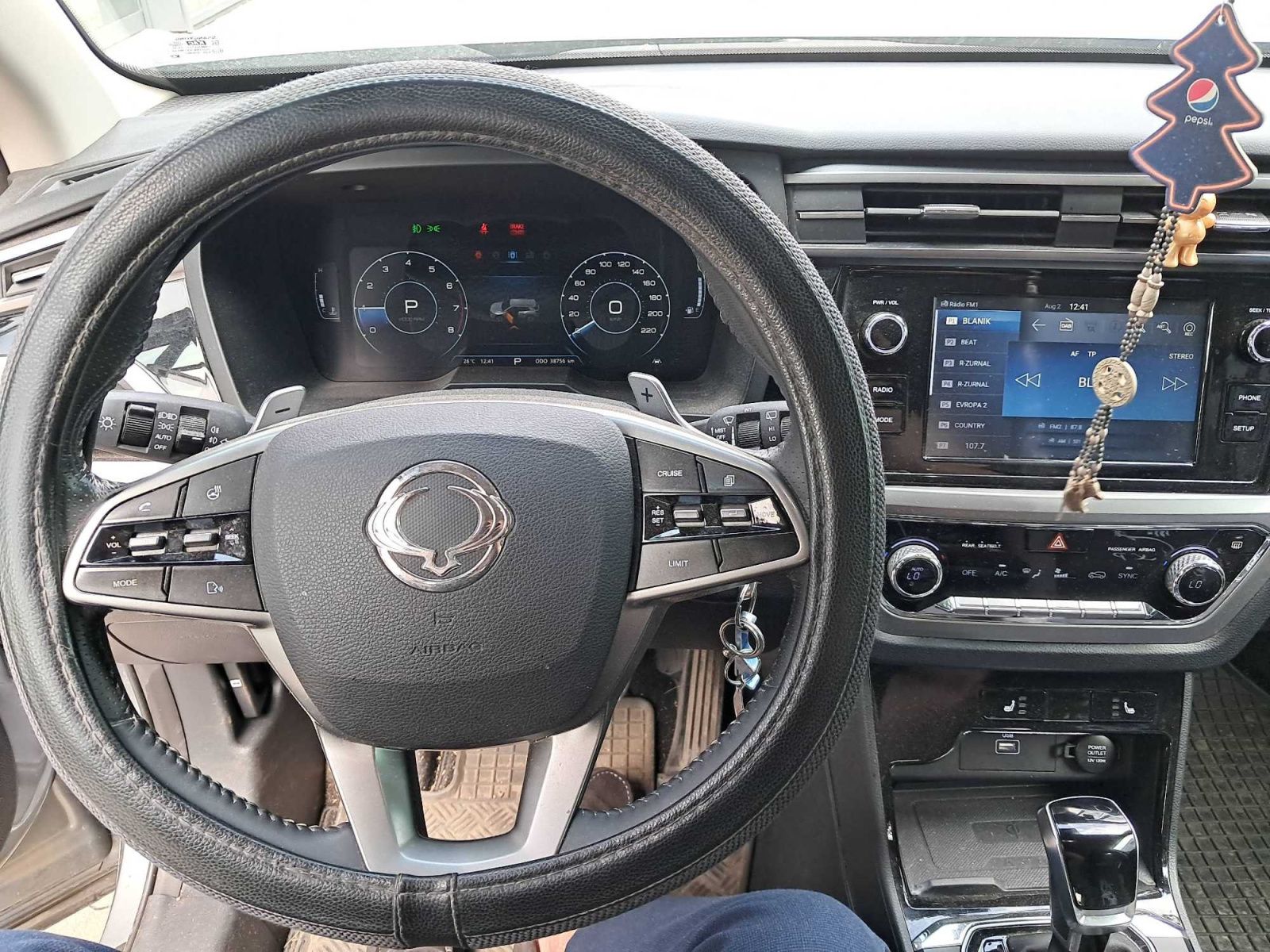 SsangYong Korando, 1.5 T-GDI, Bronze, Automat, ČR - fotka 3
