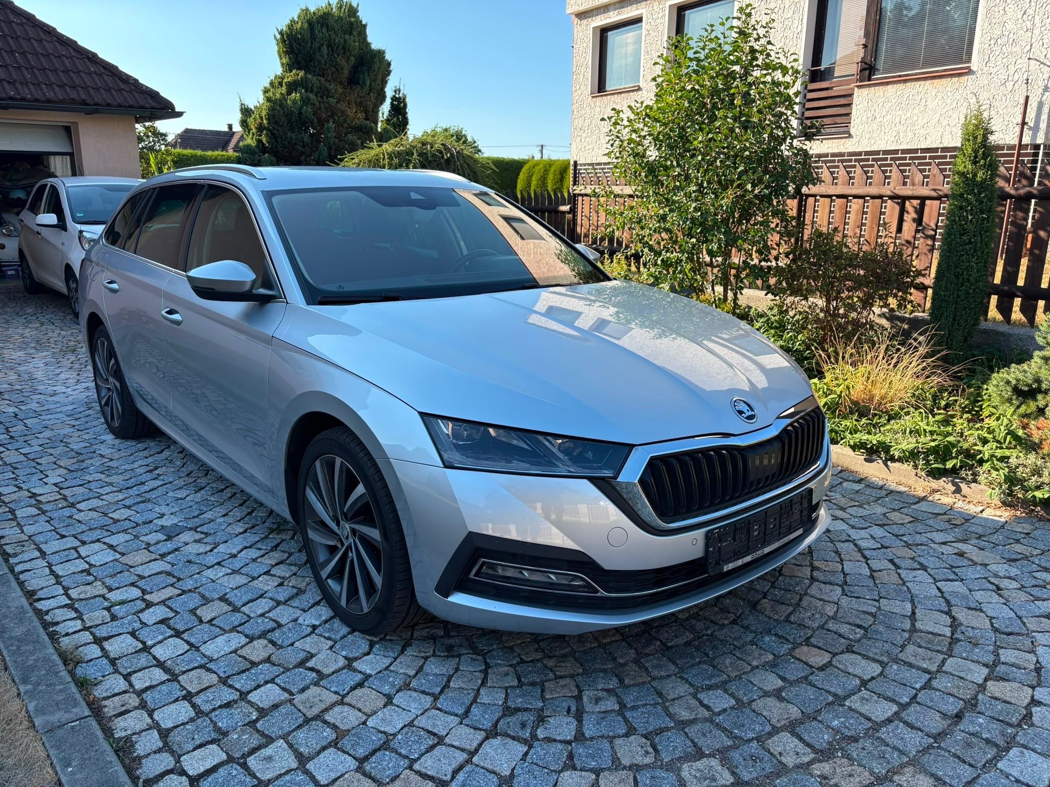 Škoda Octavia, IV kombi 2,0 TDI 110 KW DSG - fotka 3
