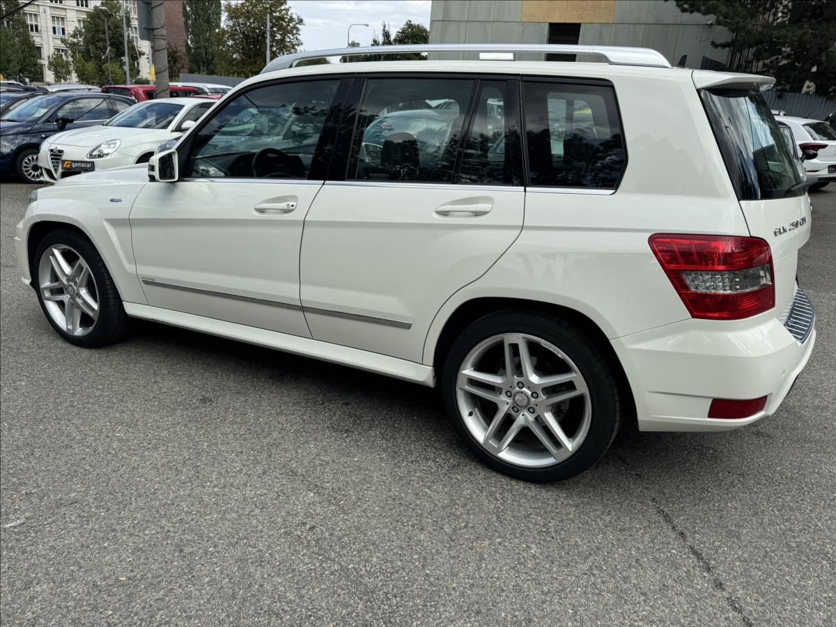 Mercedes-Benz GLK, 2,2 AMG+4MATIC - fotka 6