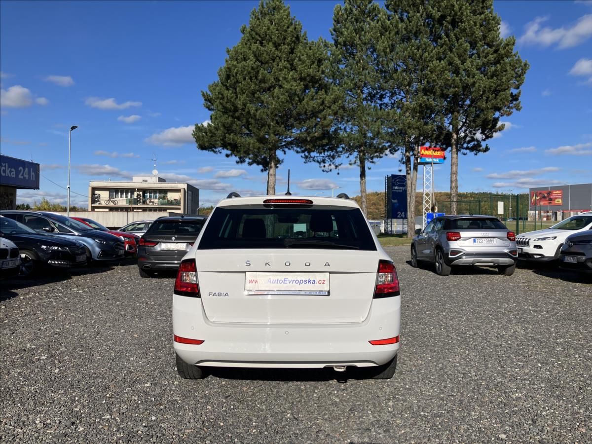 Škoda Fabia, 1,0 70 KW ABITION TOUR - fotka 5