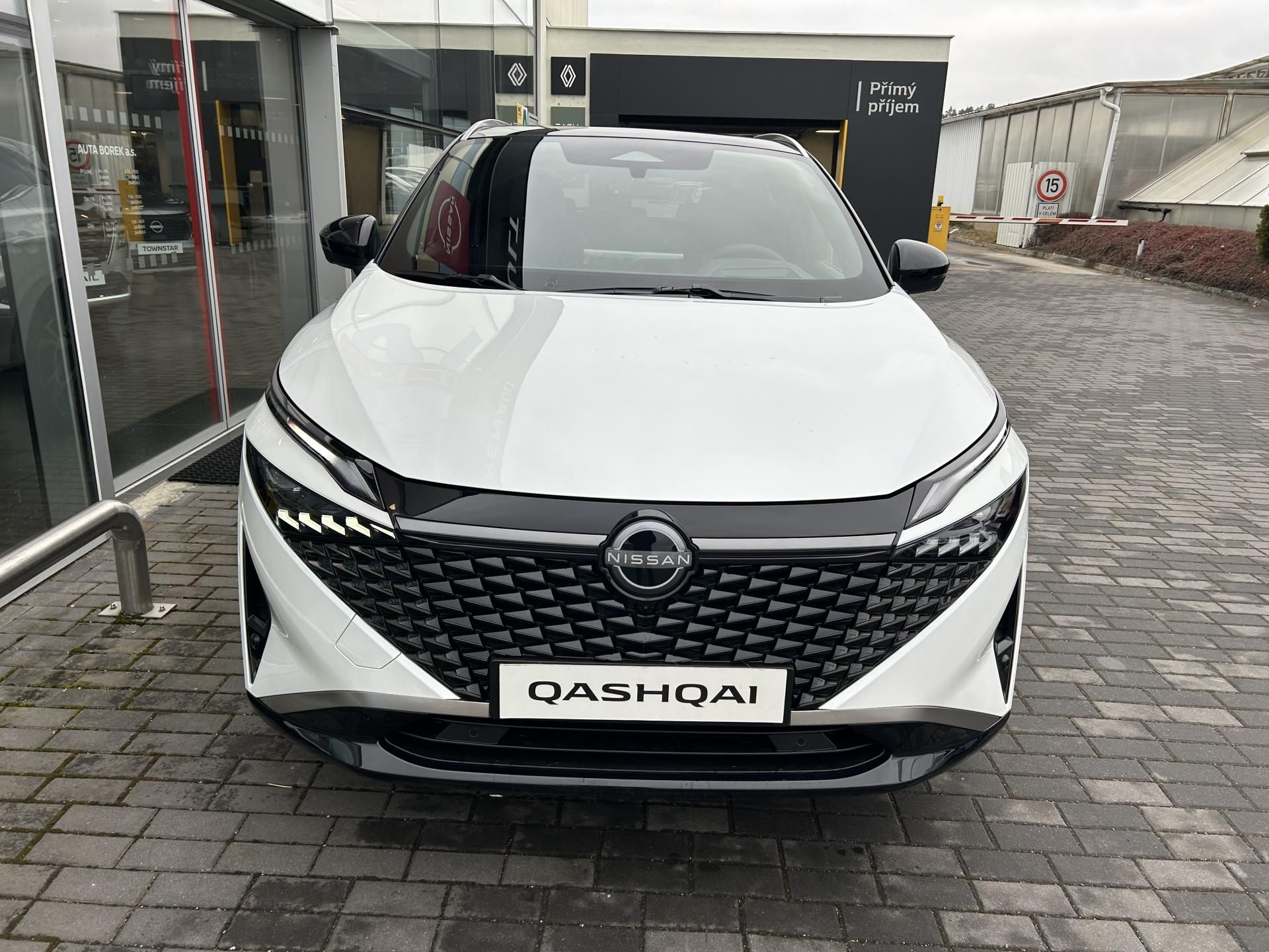 Nissan Qashqai, Tekna Plus 4x4 1.3T 116kw AT - fotka 2
