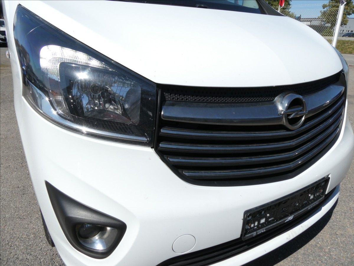 Opel Vivaro, 1,6 BiCDTi 107kW Long,8.MÍST,n - fotka 3