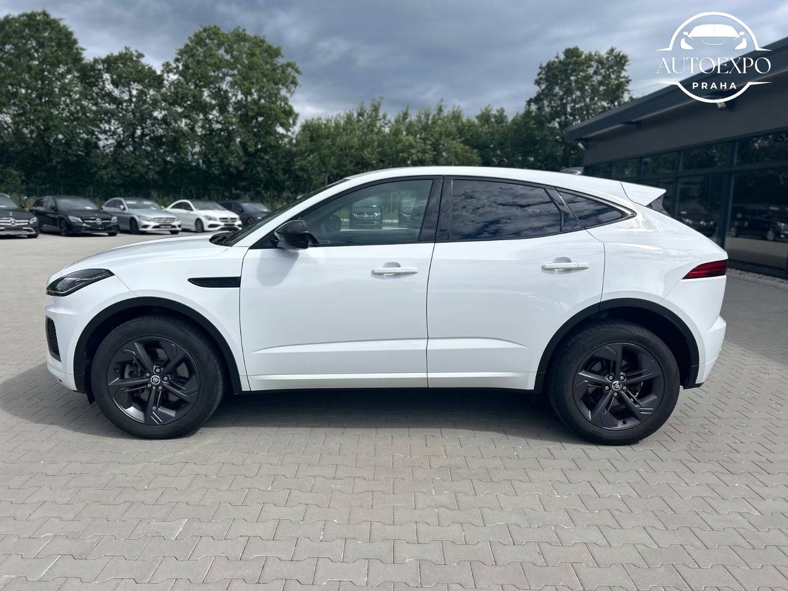 Jaguar E-Pace, R-Dynamic AWD Black Pack - fotka 4