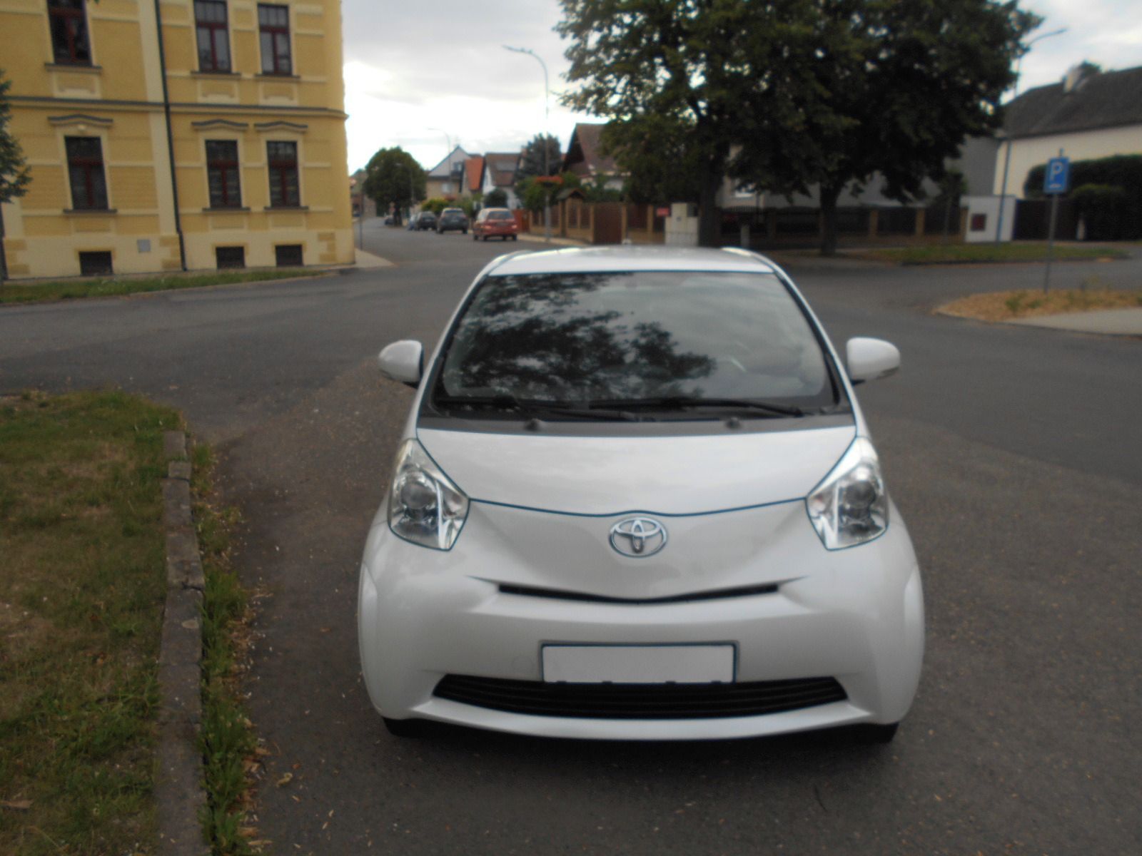 Toyota iQ, 1,0 Limited editon - 1maj  TOP - fotka 6