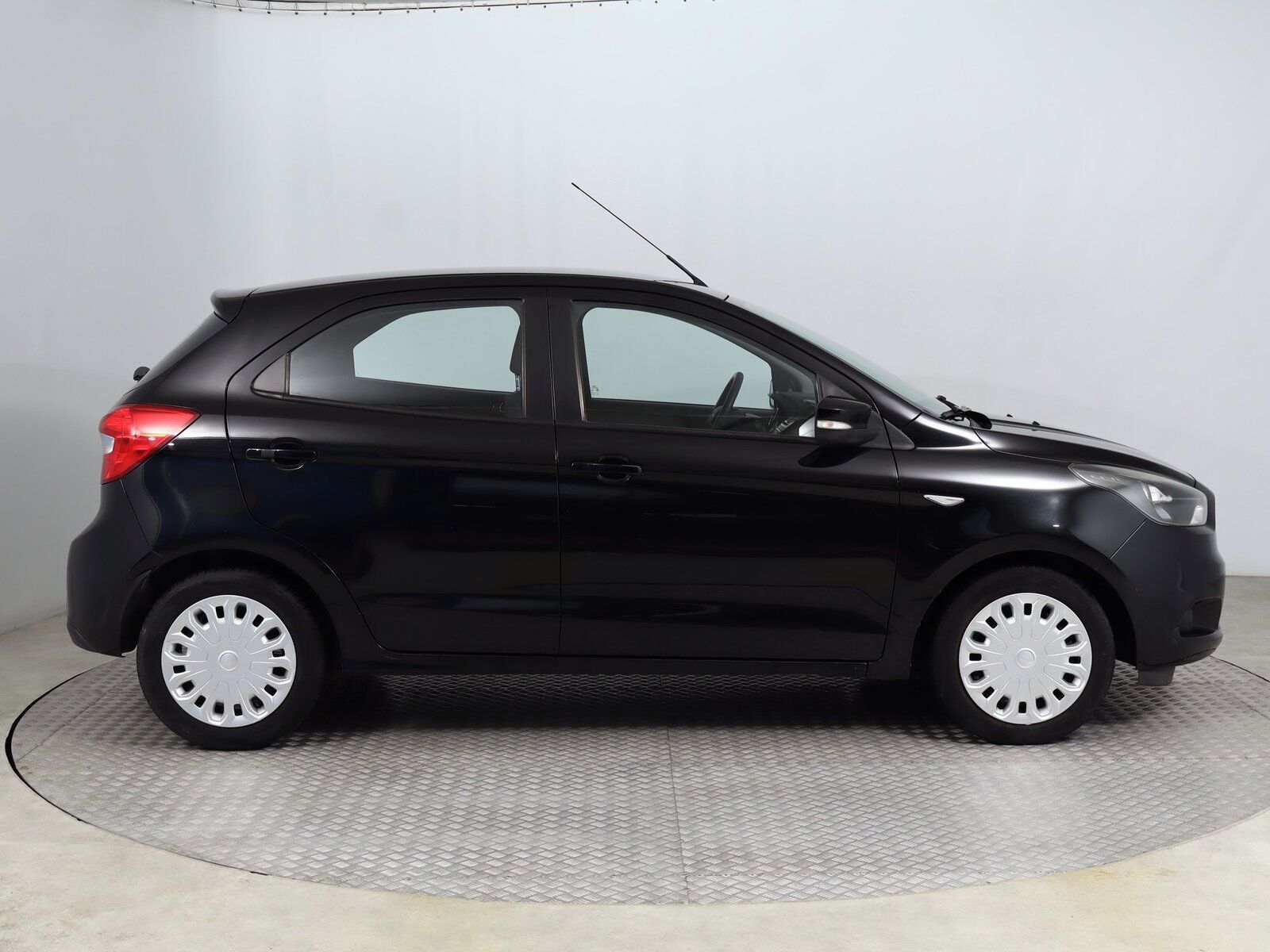 Ford KA+, 1.2 Ti-VCT, Serv.kniha, Klima - fotka 6