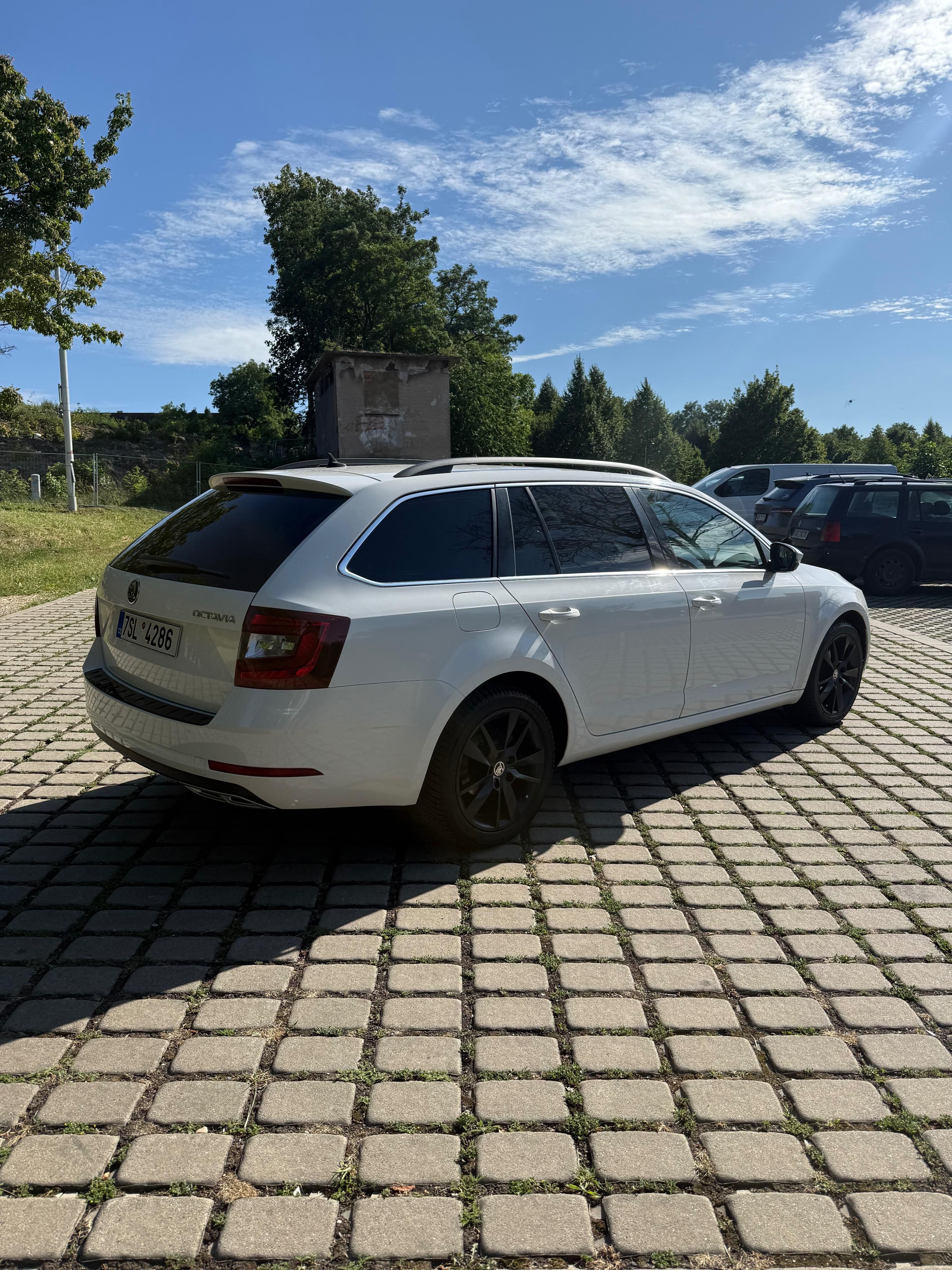 Škoda Octavia, Škoda Octavii Combi 1.6 TDI - fotka 4