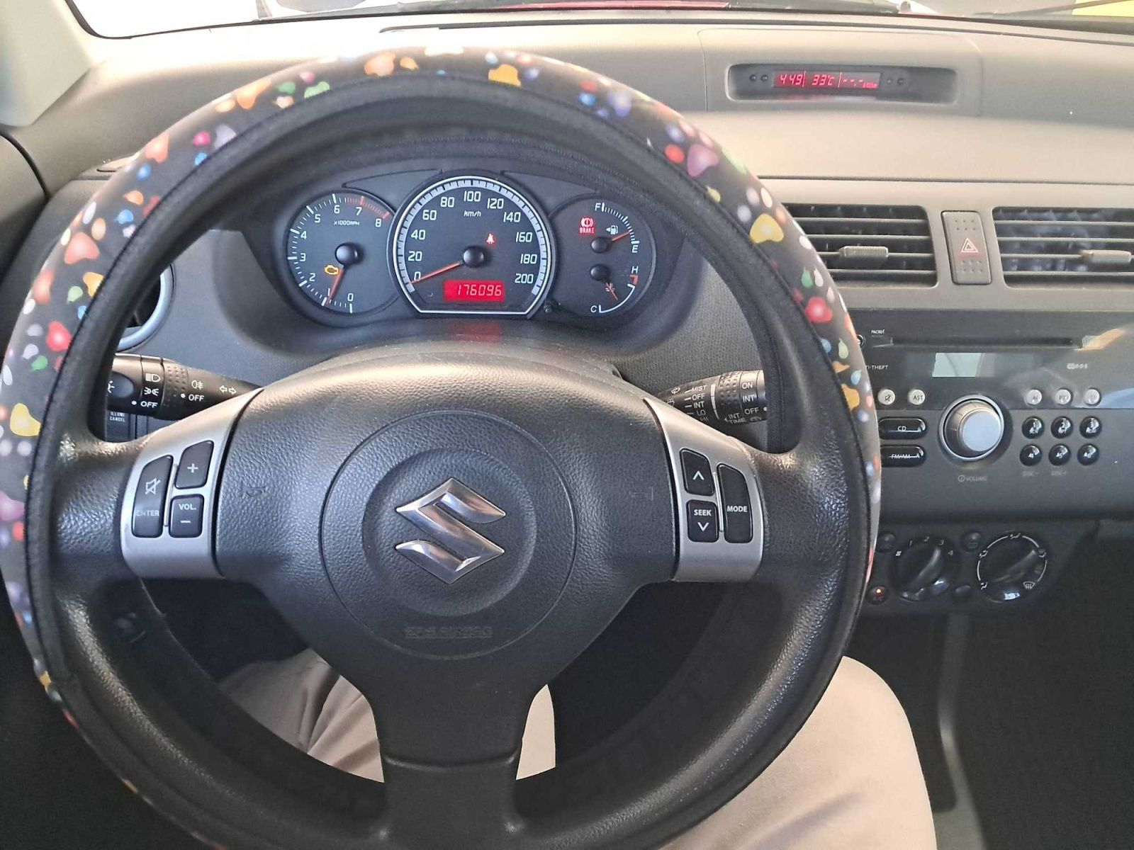 Suzuki Swift, 1.3, po STK, rezervace - fotka 3
