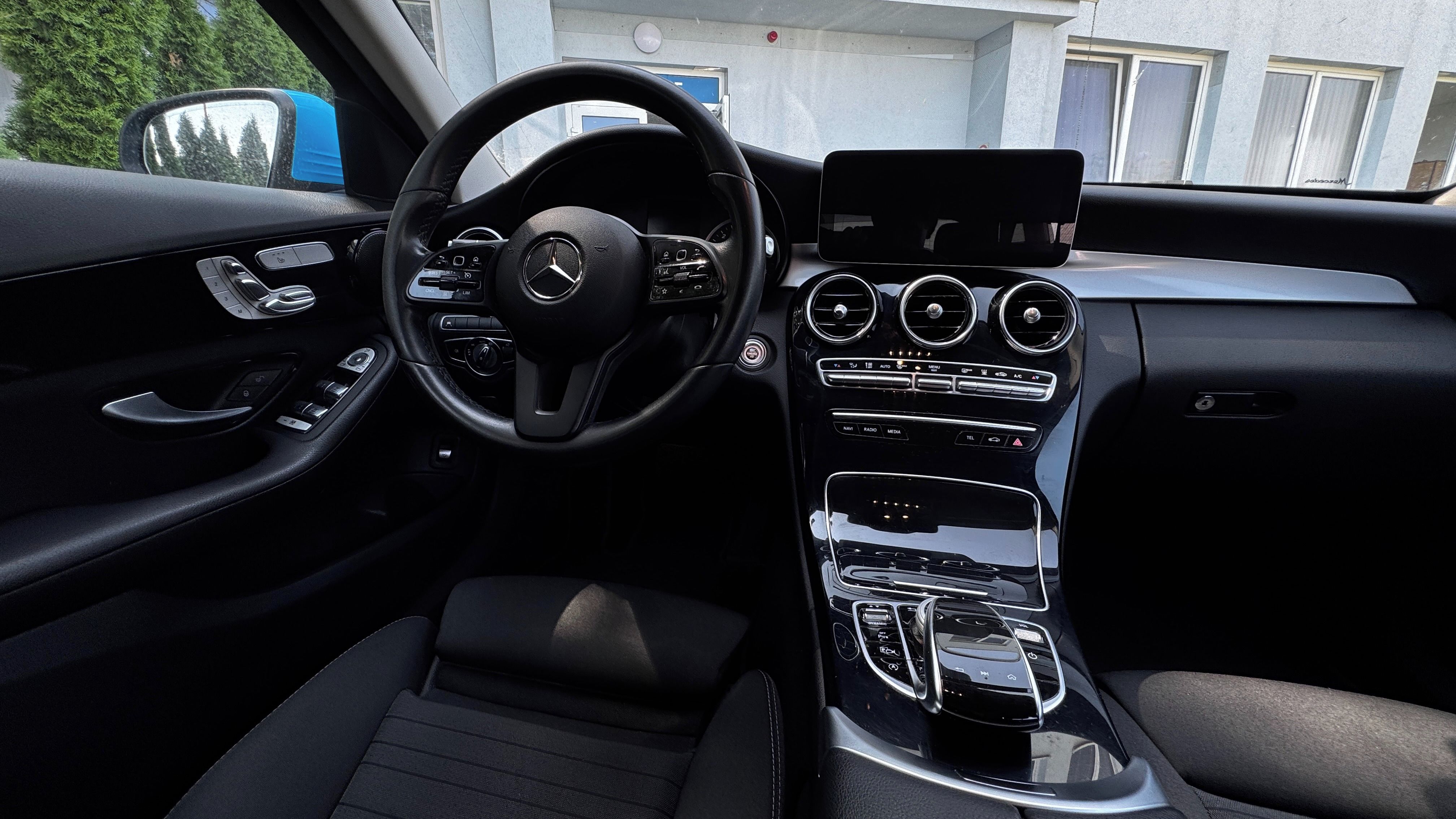 Mercedes-Benz Třídy C, C220d, 4MATIC, WEBASTO - fotka 4