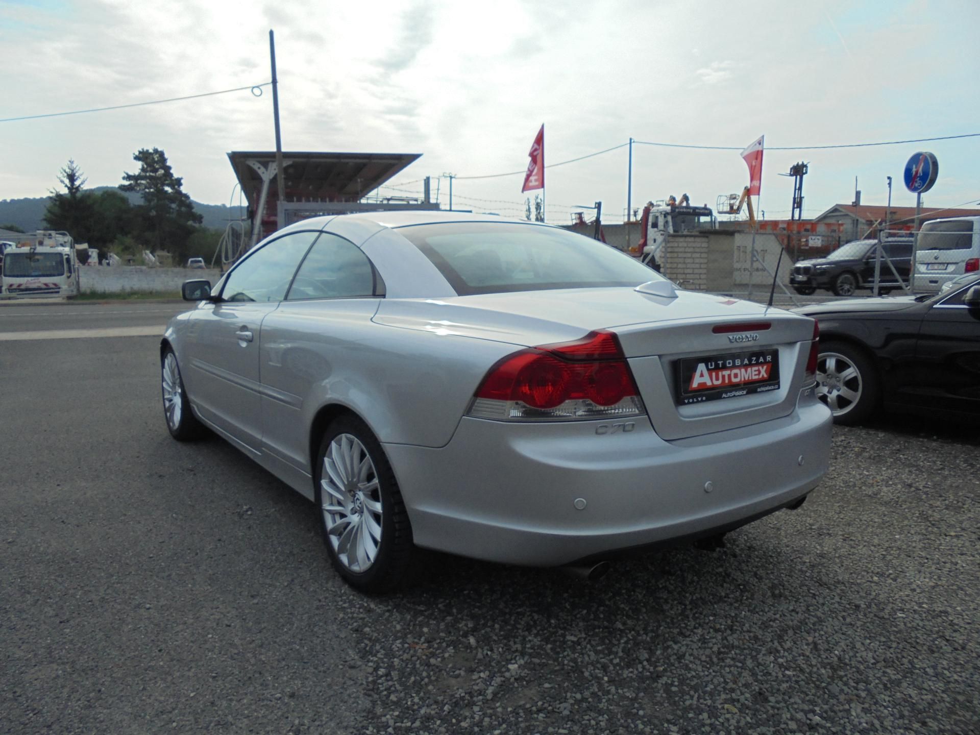 Volvo C70, 2.4 D5 - AUTOMAT - NAVI - KŮŽE - fotka 5