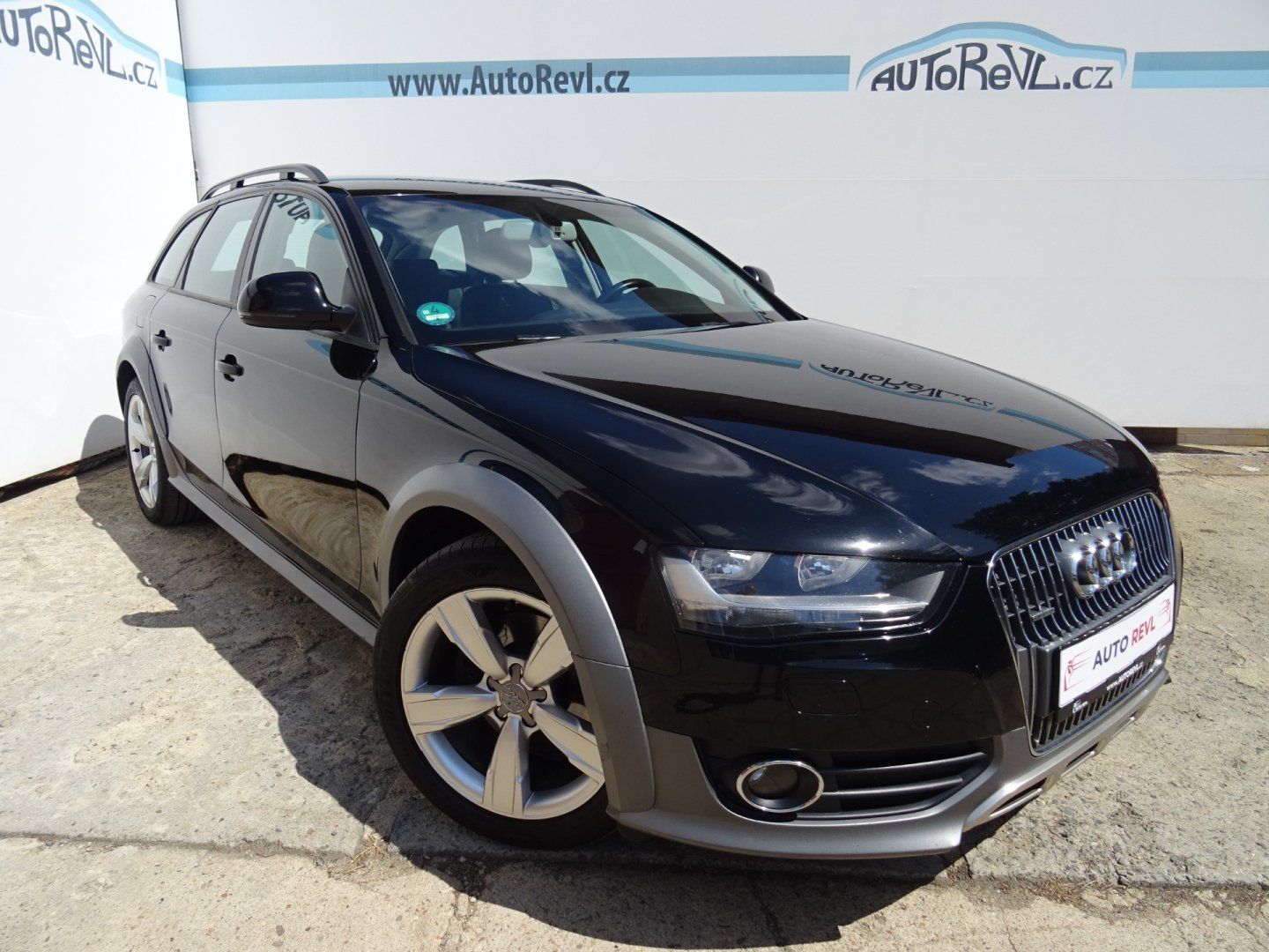 Audi A4, 2.0TDi,130kW,1maj,s.kni,navi