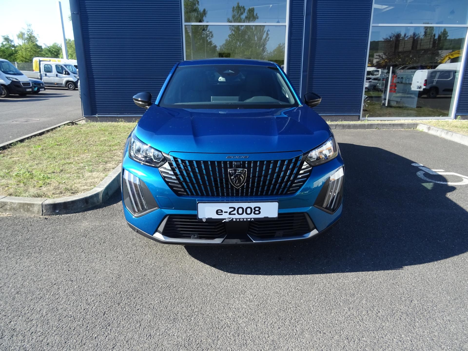 Peugeot 2008, ALLURE e-115 kW /156k - fotka 2