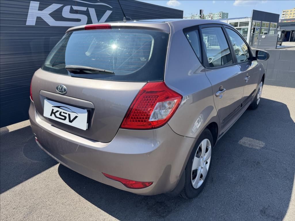 Kia Cee´d, 1,4 - fotka 6