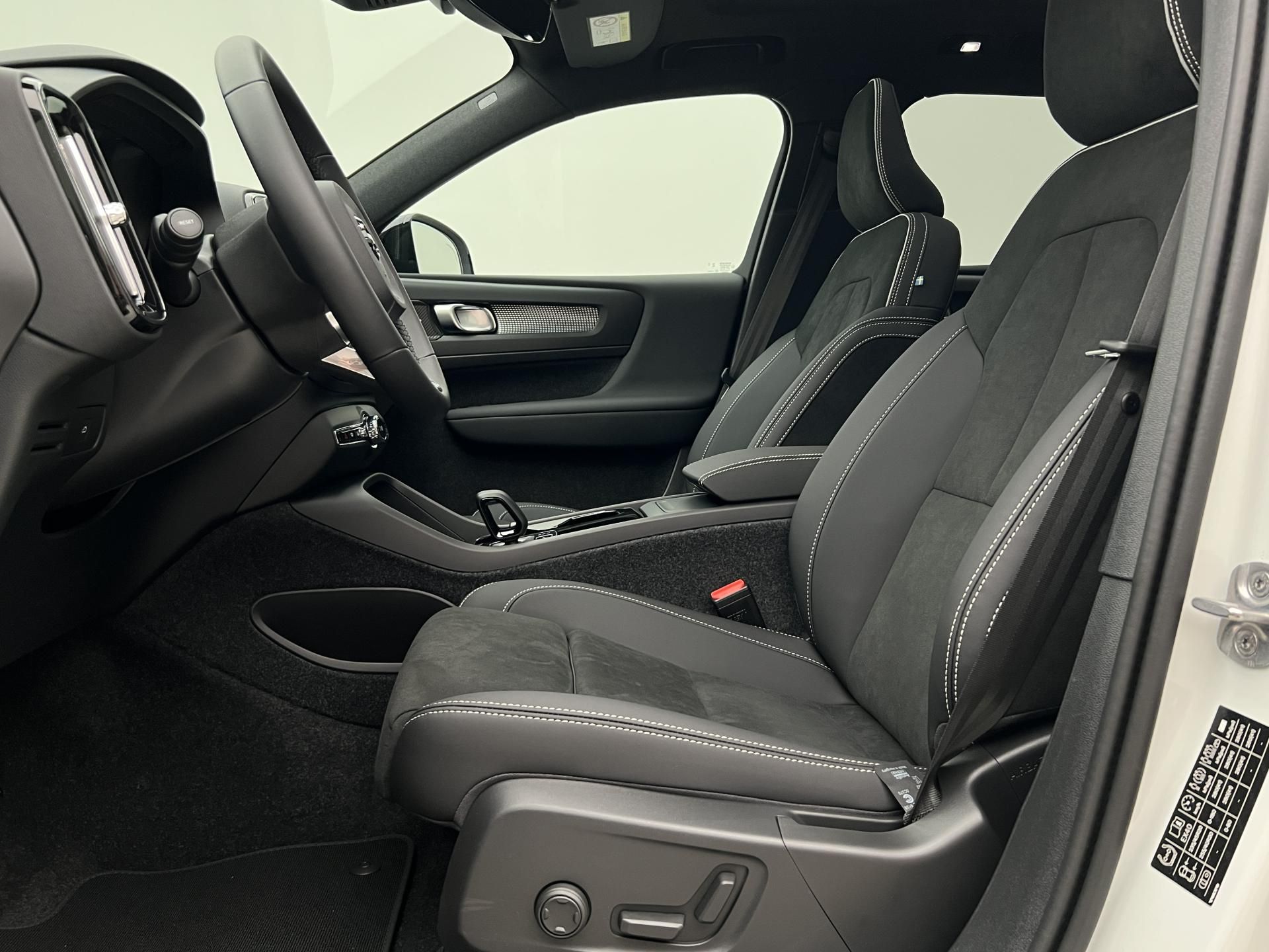 Volvo EX40, TWIN AWD BLACK EDITION ULTRA - fotka 3