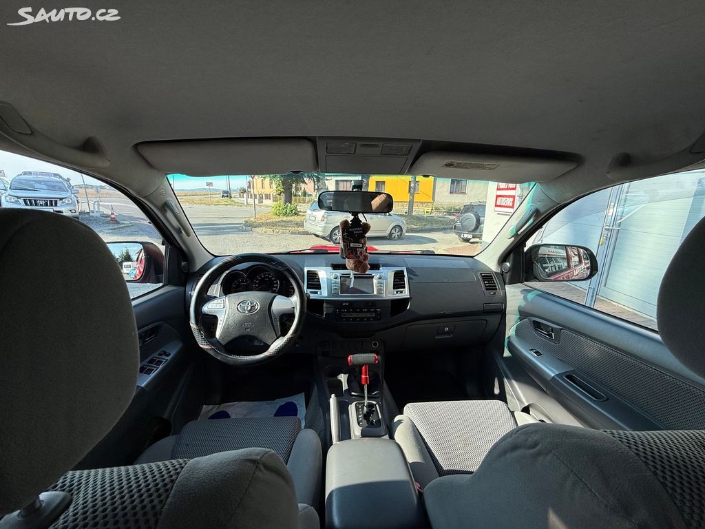 Toyota Hilux, fotka 16