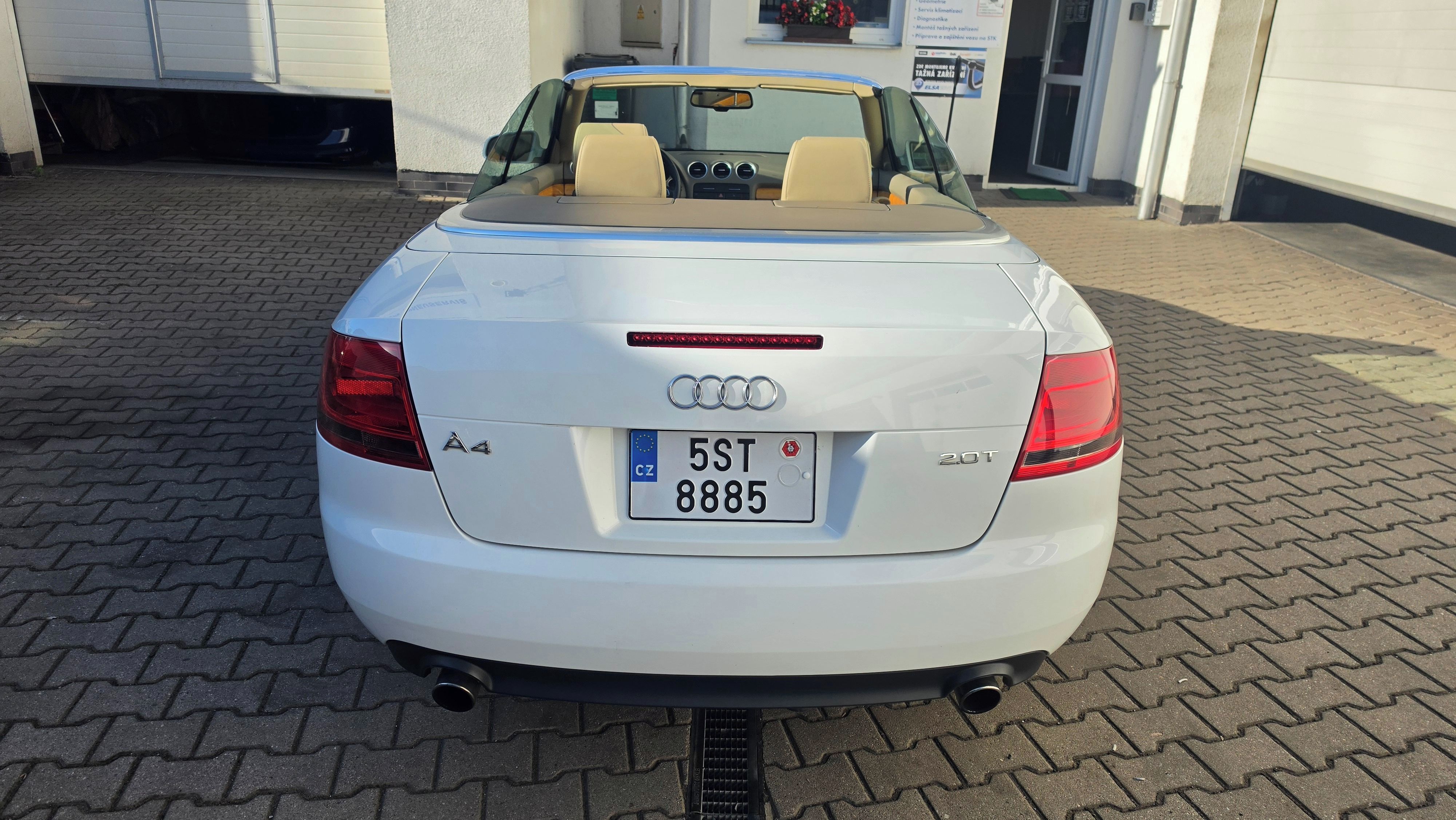 Audi A4, Malý nájezd, pěkný stav a - fotka 5