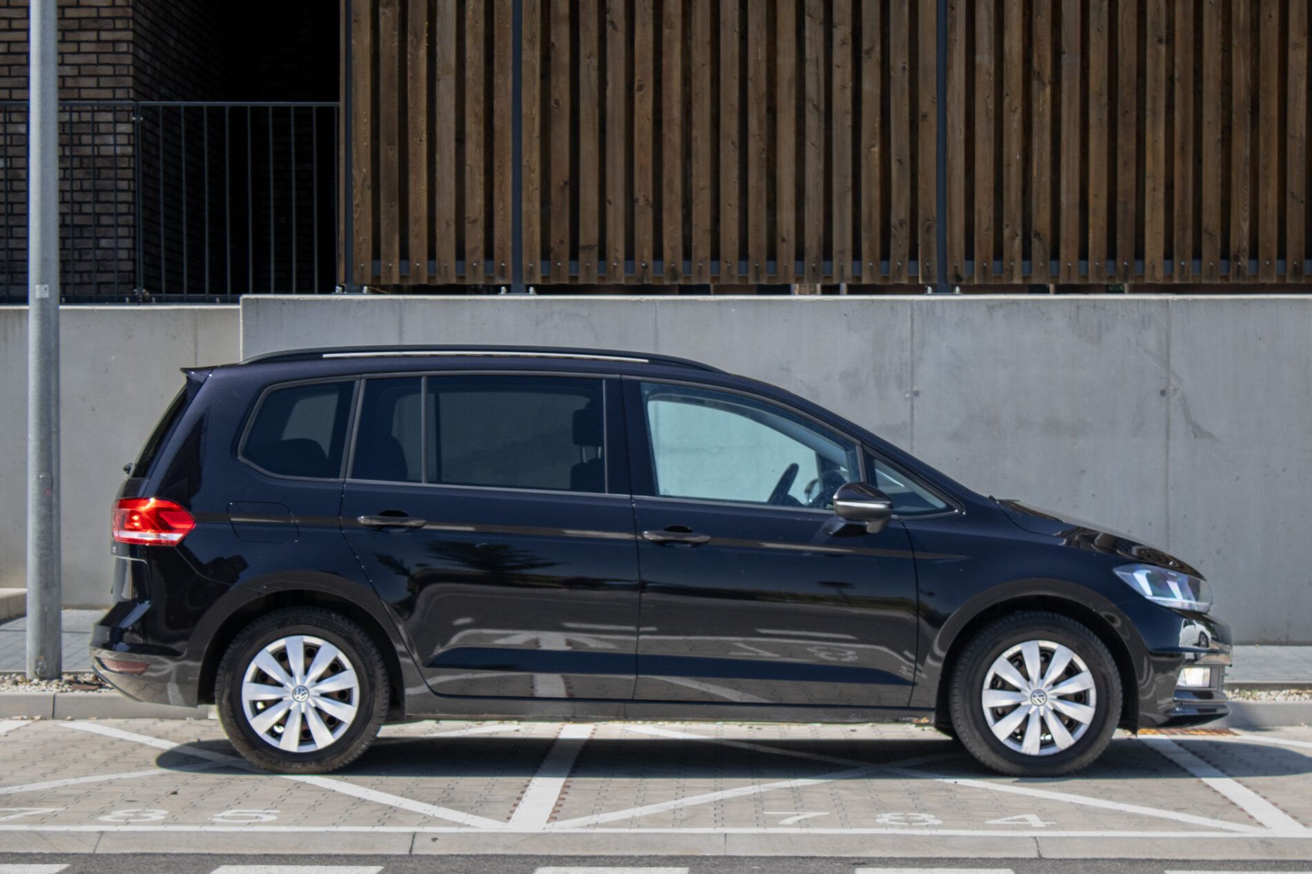 Volkswagen Touran - fotka 4