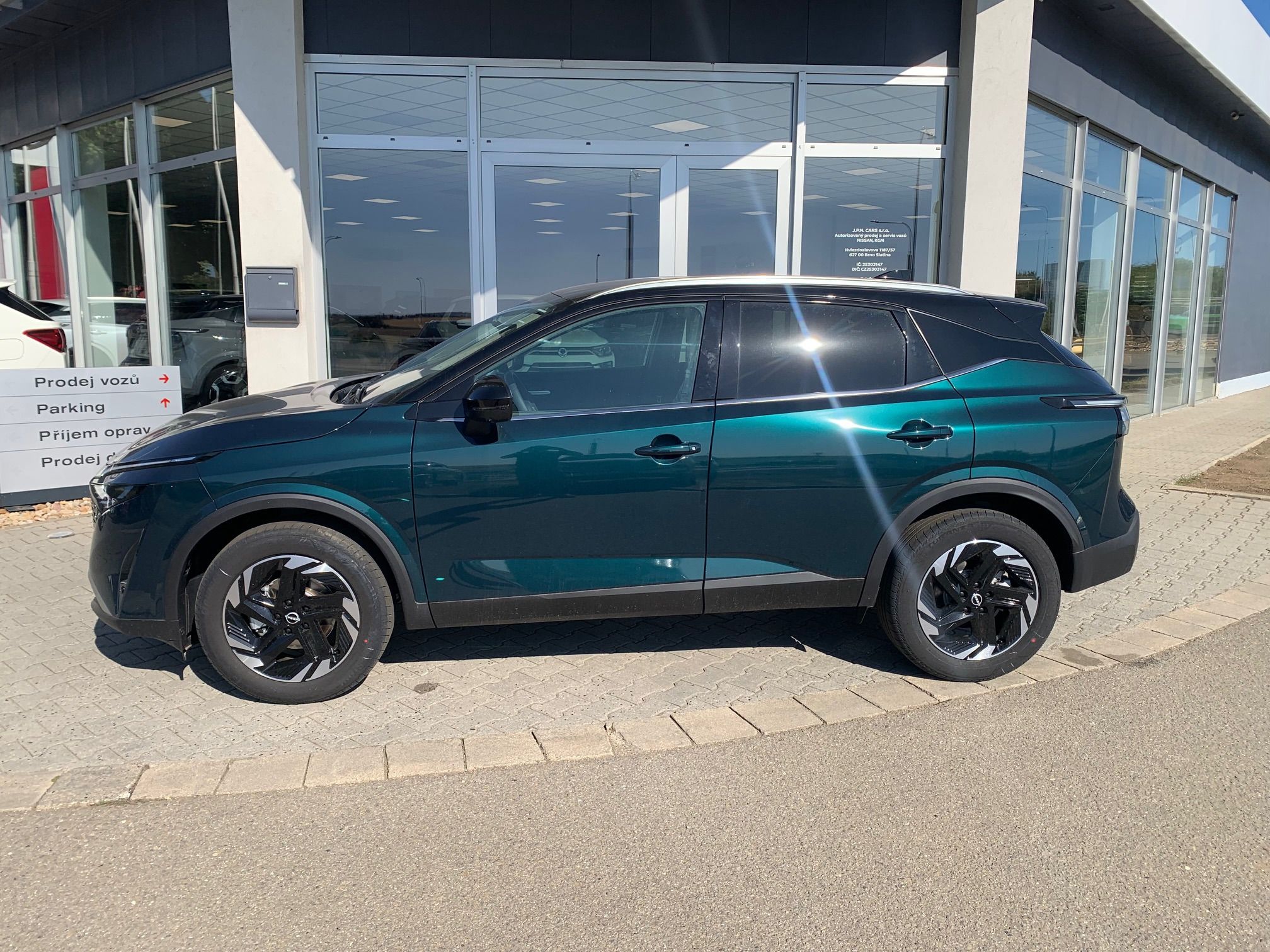 Nissan Qashqai, 1,3 DIG-T X-Tronic N-Connecta - fotka 6