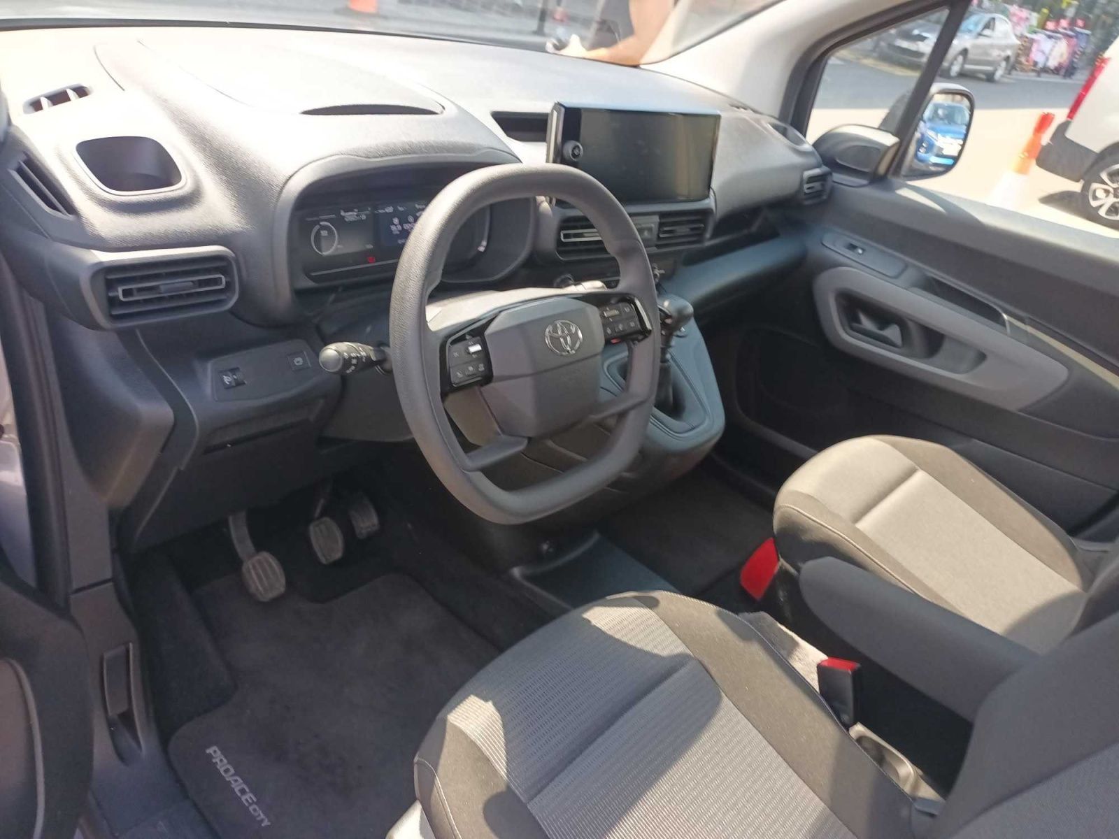 Toyota Proace City Verso, 1.5 D-4D, Business, 5Míst - fotka 3