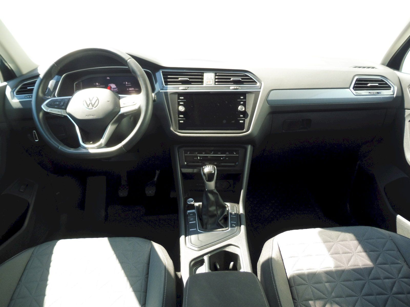 Volkswagen Tiguan, Life 1,5 TSI 110kW - fotka 5