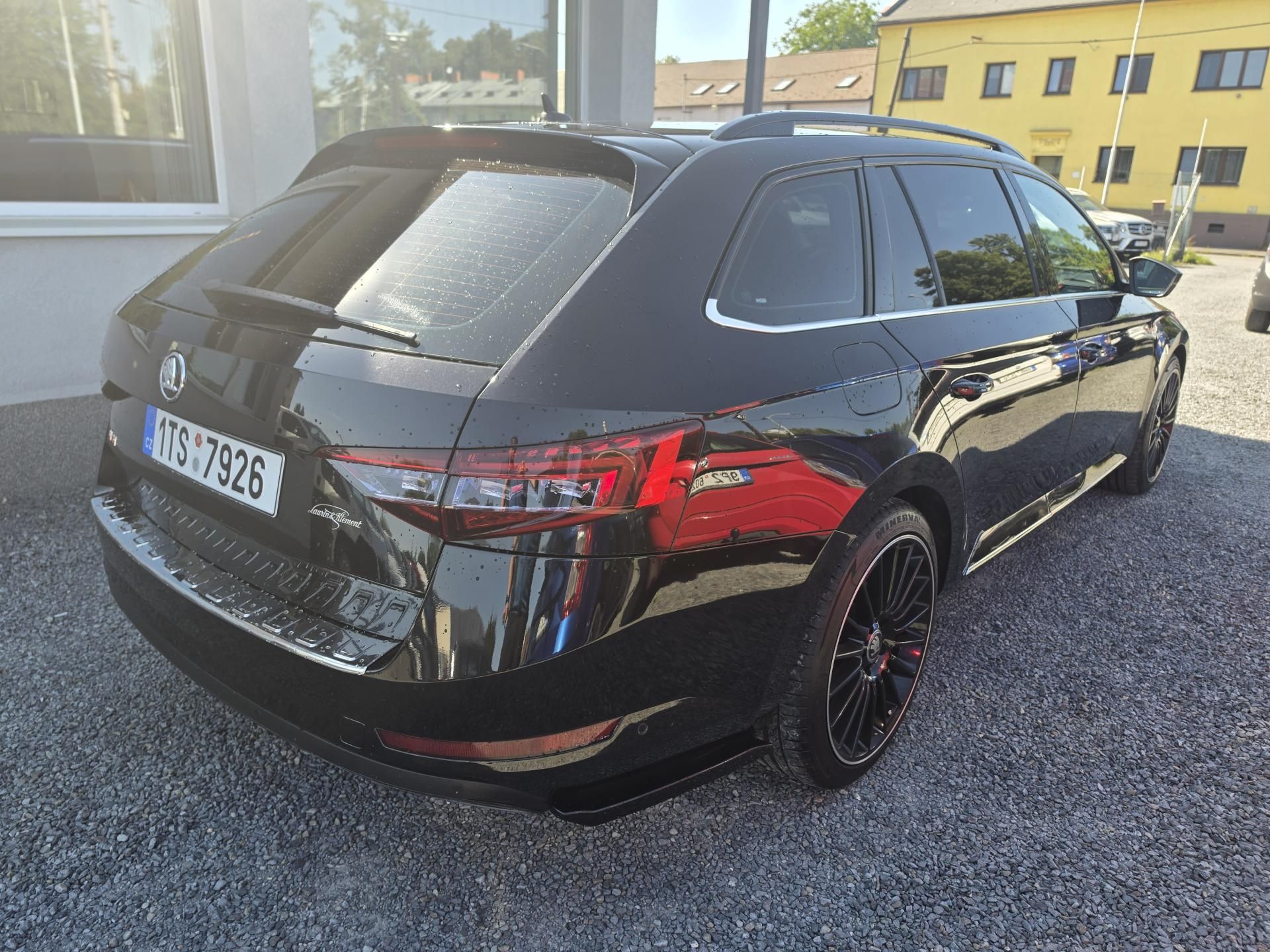 Škoda Superb, 2.0 TDI L&Klement  4x4 - fotka 4
