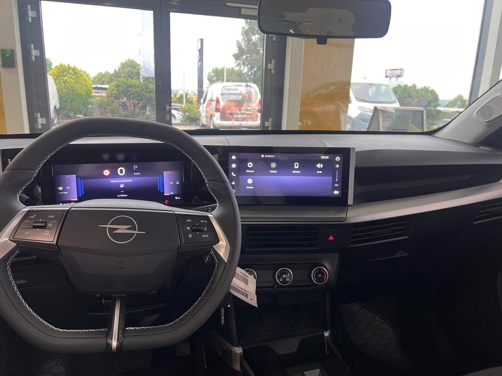 Opel Frontera, Edition Hybrid 1.2 TURBO 110k - fotka 5
