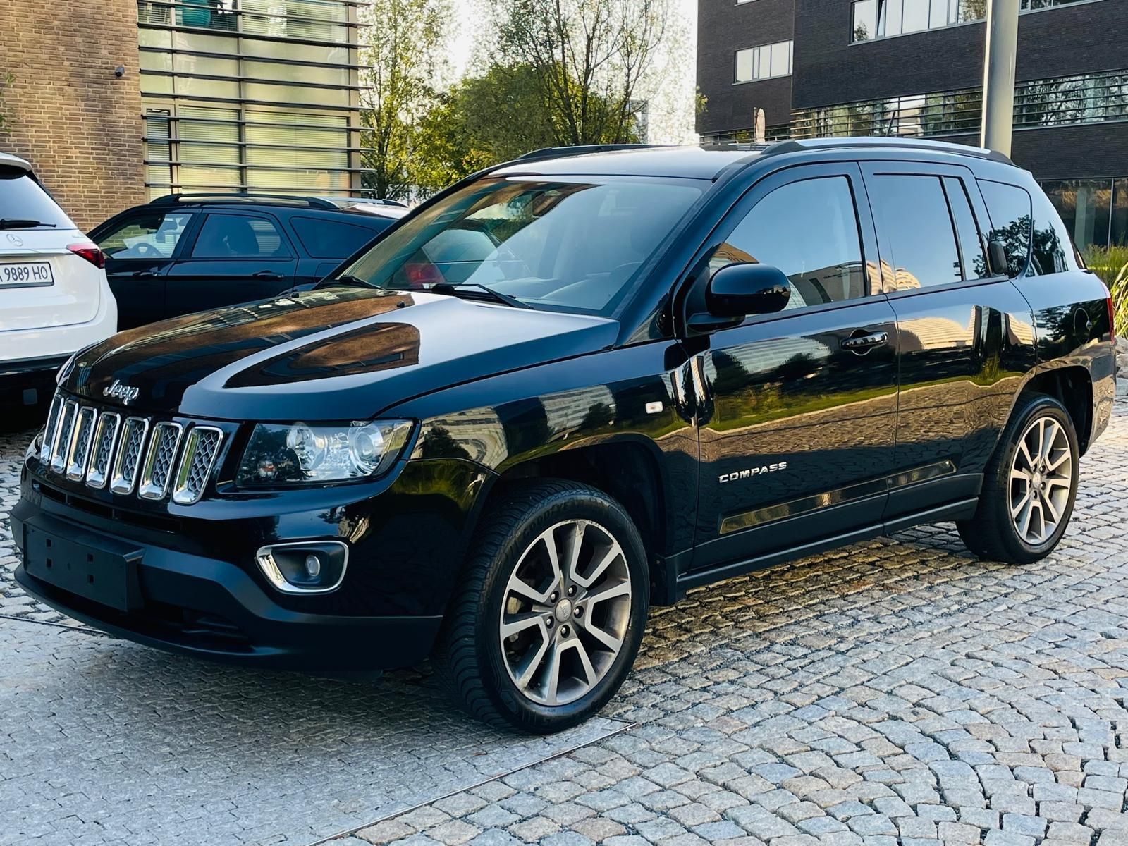 Jeep Compass, 2.4i 4x4 AUT KAMERA TAŽNÉ - fotka 4